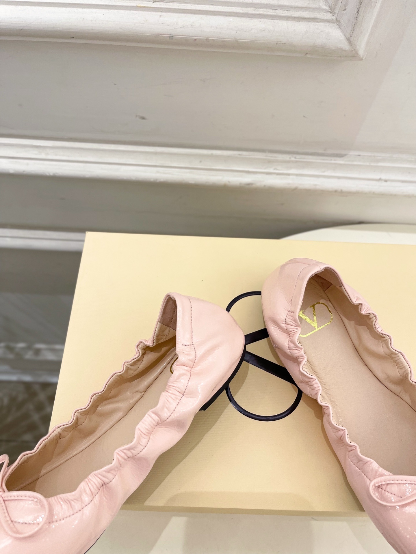 Valentino 华伦天奴 2025秋冬新品 VT蝴蝶结平底芭蕾舞鞋上新☑️—————————————