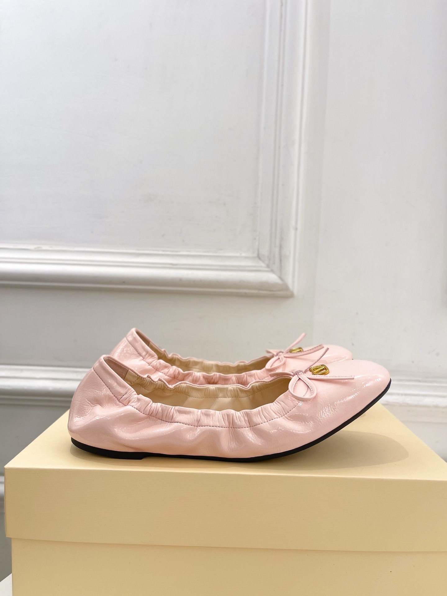 Valentino 华伦天奴 2025秋冬新品 VT蝴蝶结平底芭蕾舞鞋上新☑️—————————————