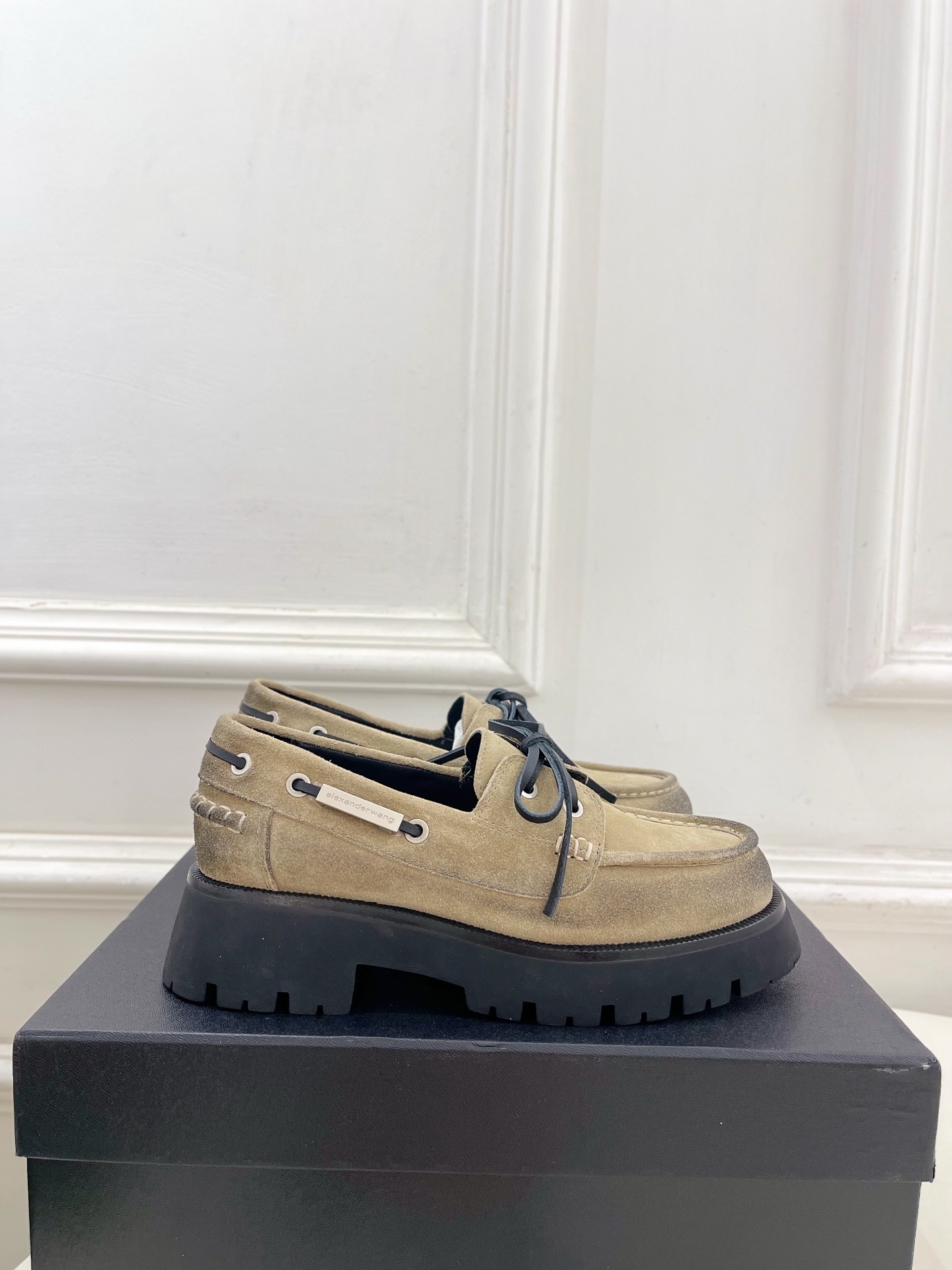 Alexander wang 亚力山•大王2025秋冬新品 大王松糕厚底乐福鞋————————————在