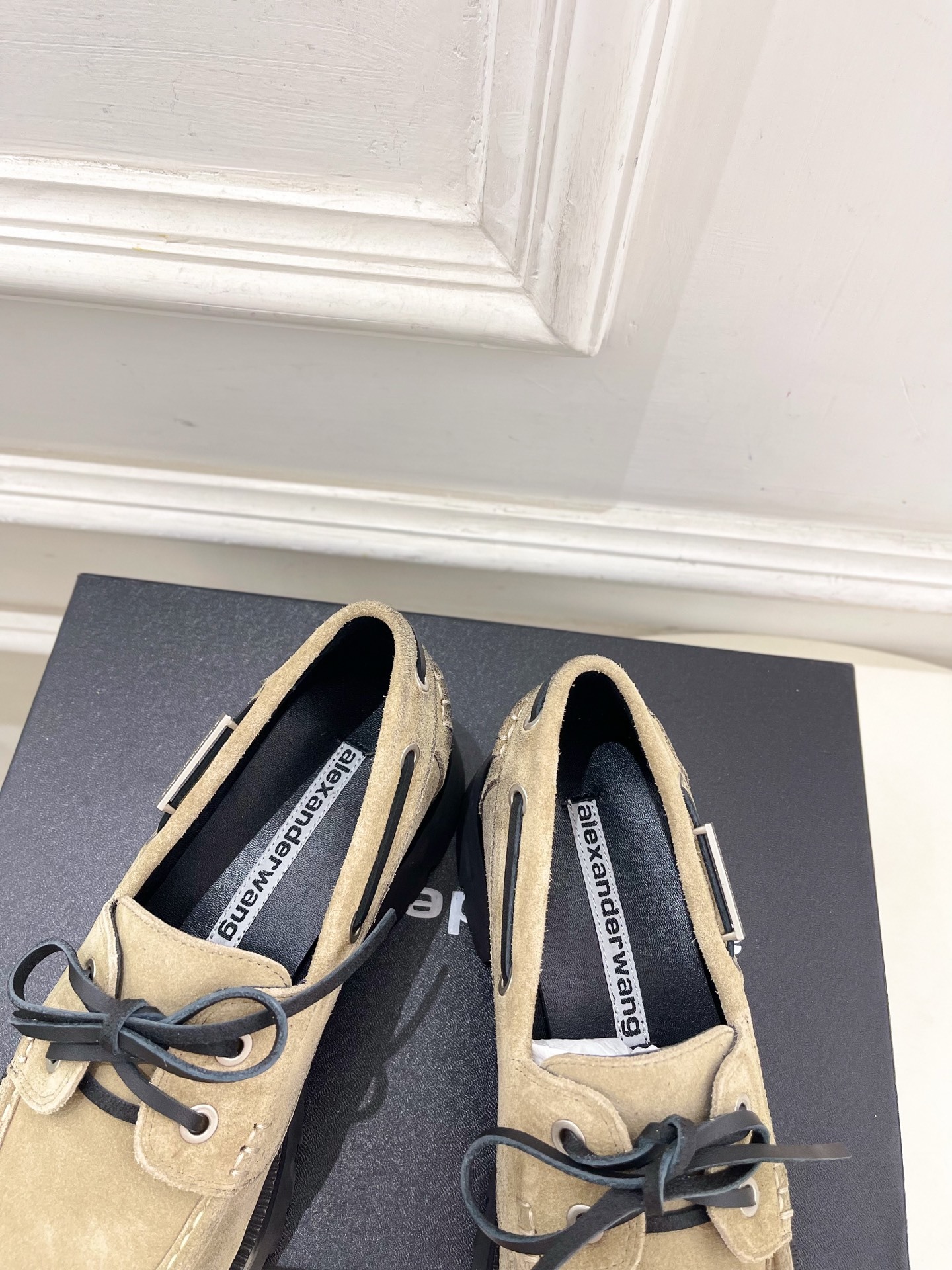 Alexander wang 亚力山•大王2025秋冬新品 大王松糕厚底乐福鞋————————————在