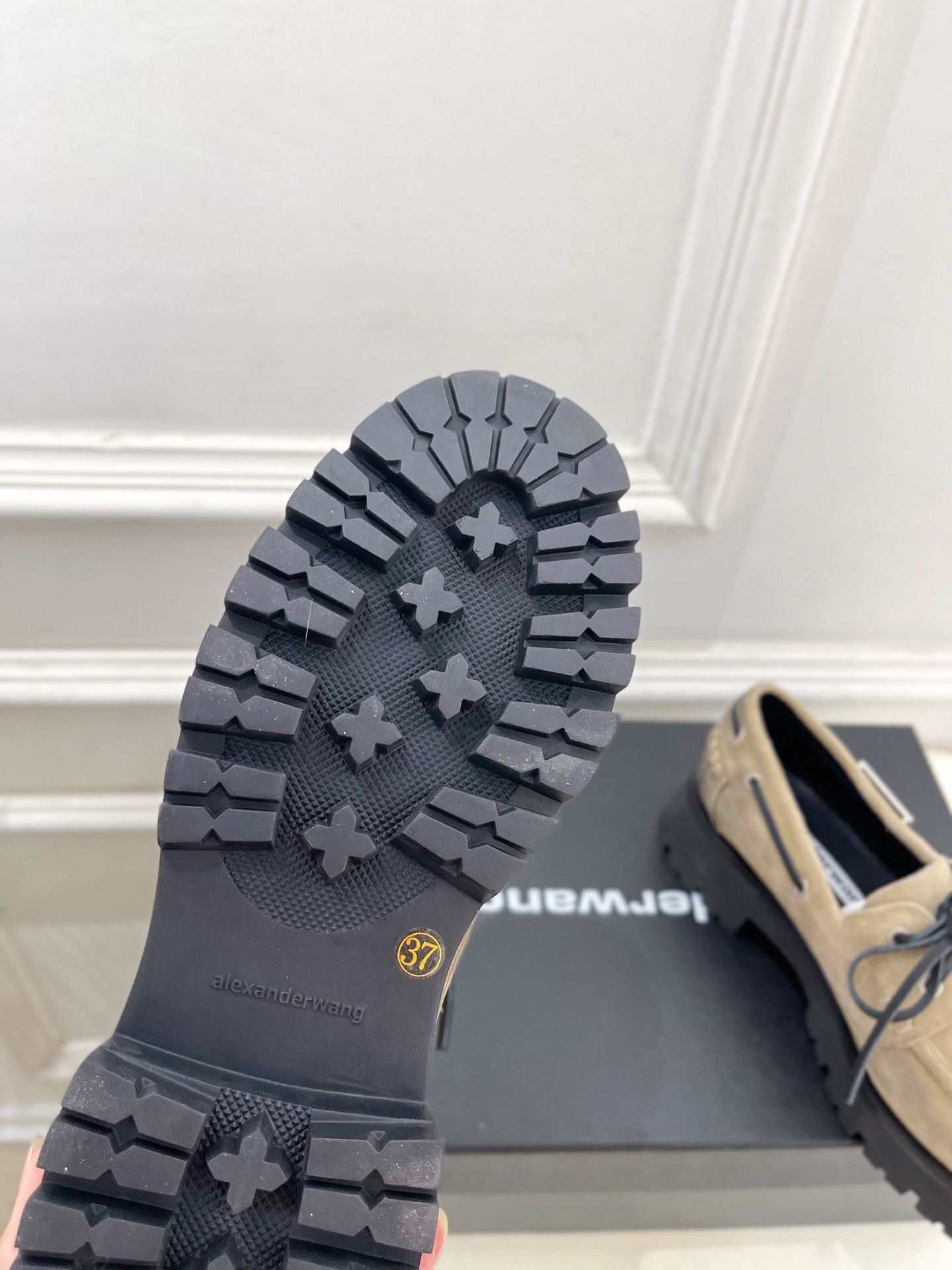Alexander wang 亚力山•大王2025秋冬新品 大王松糕厚底乐福鞋————————————在