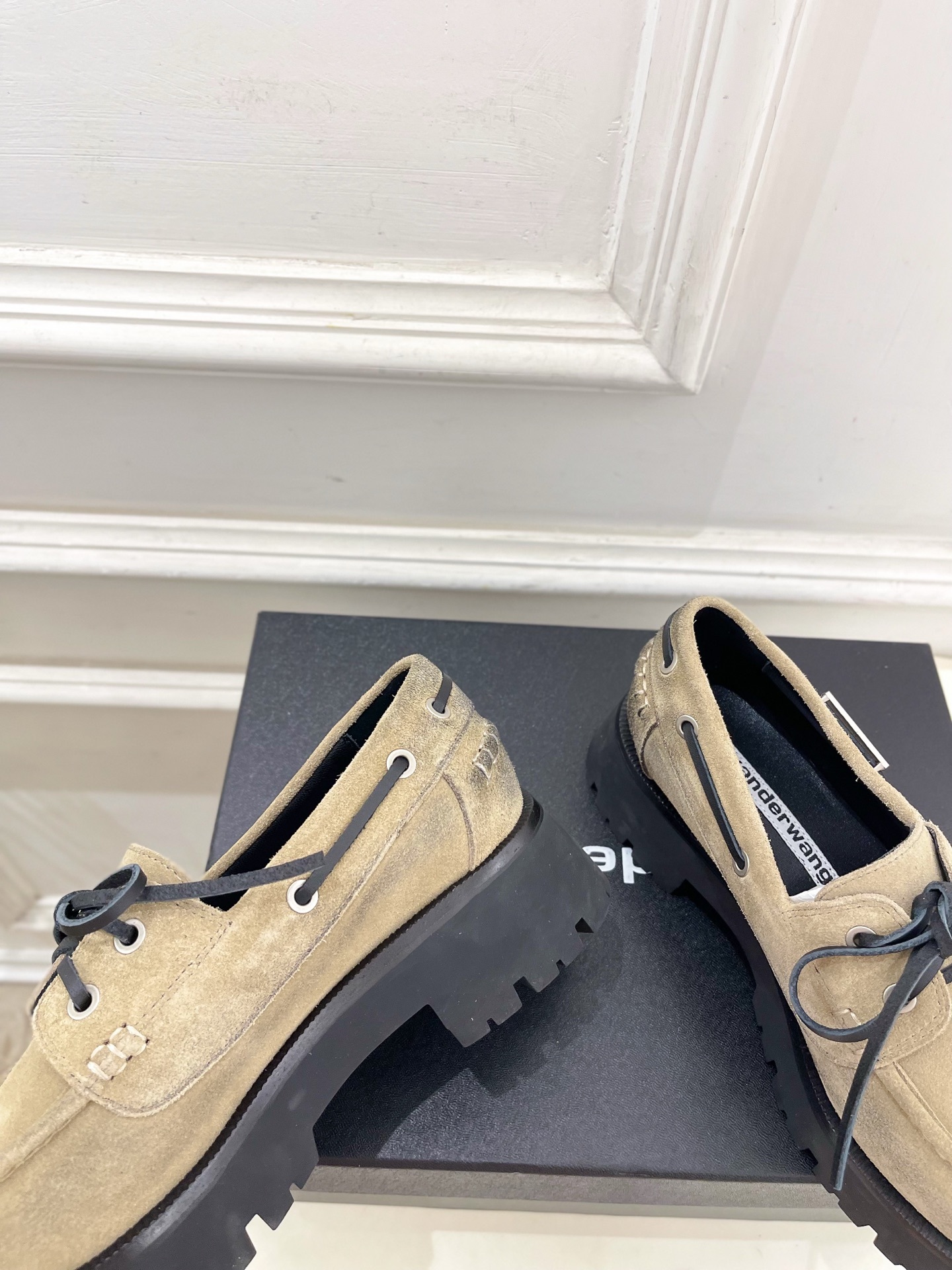 Alexander wang 亚力山•大王2025秋冬新品 大王松糕厚底乐福鞋————————————在