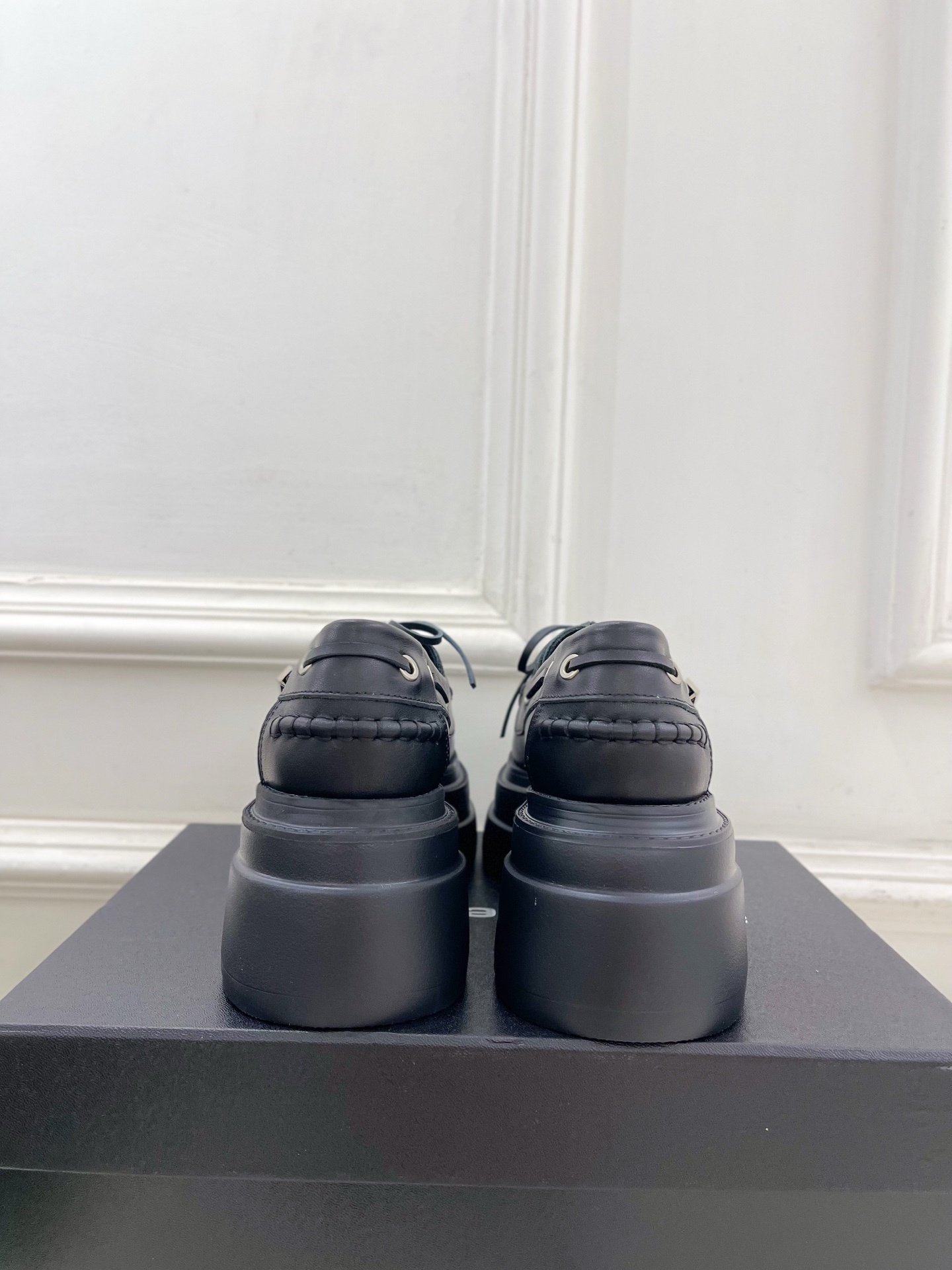 Alexander wang 亚力山•大王2025秋冬新品 大王松糕厚底乐福鞋————————————在