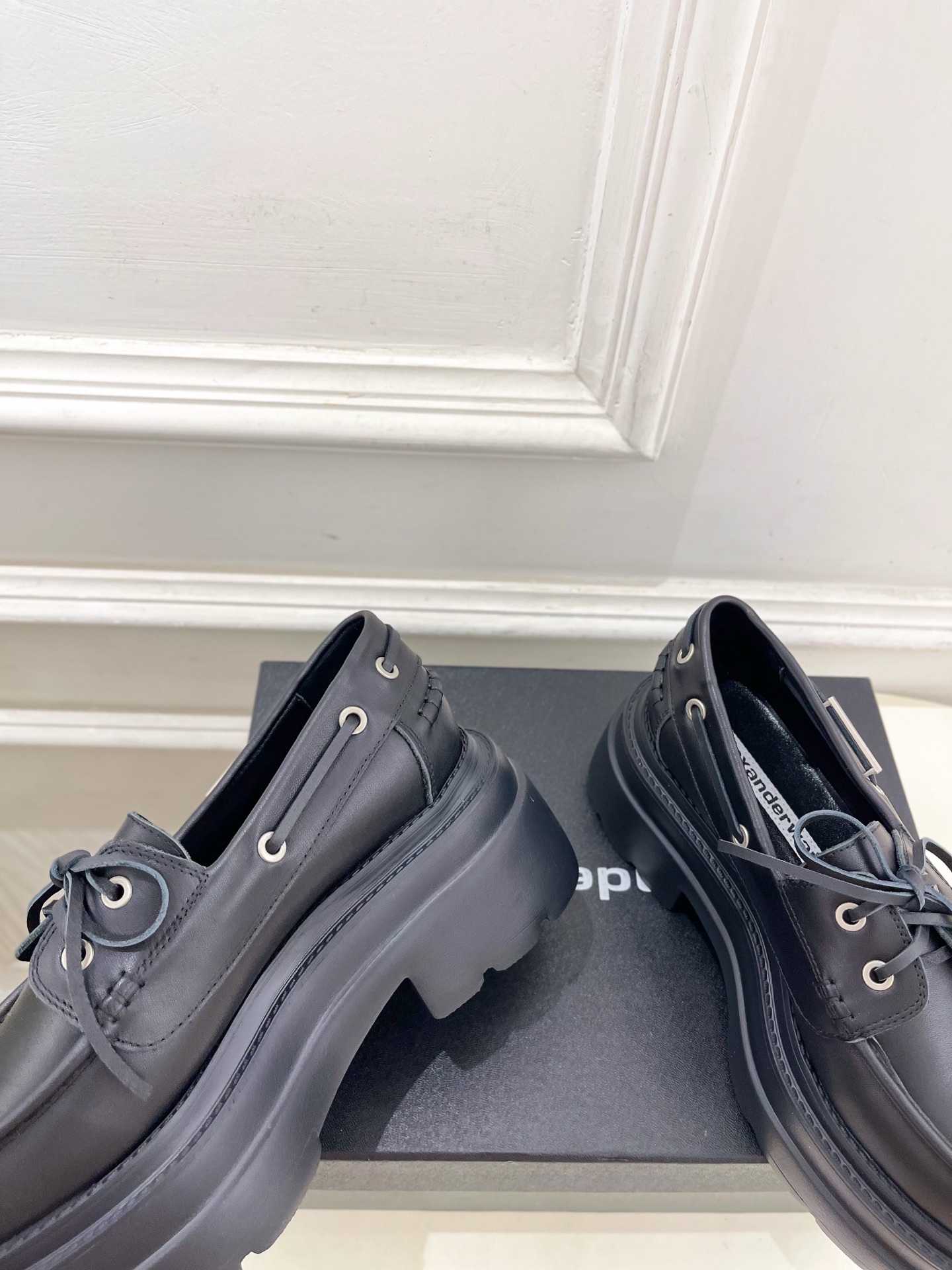 Alexander wang 亚力山•大王2025秋冬新品 大王松糕厚底乐福鞋————————————在