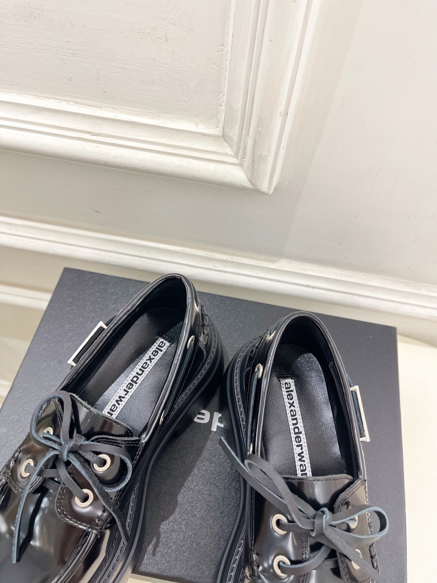 Alexander wang 亚力山•大王2025秋冬新品 大王松糕厚底乐福鞋————————————在
