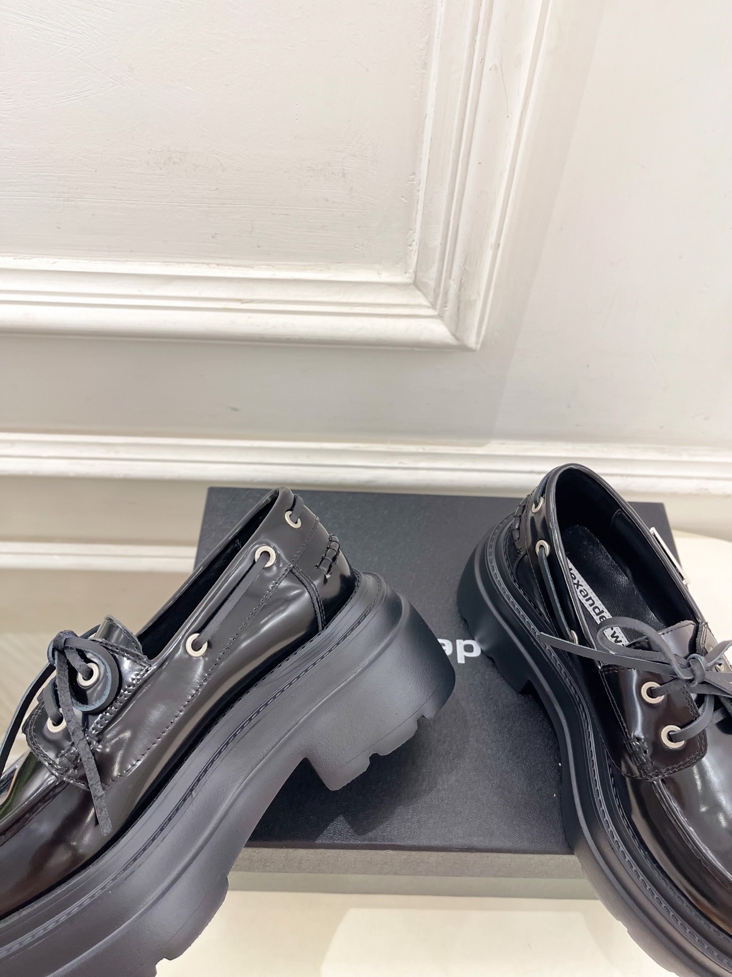 Alexander wang 亚力山•大王2025秋冬新品 大王松糕厚底乐福鞋————————————在