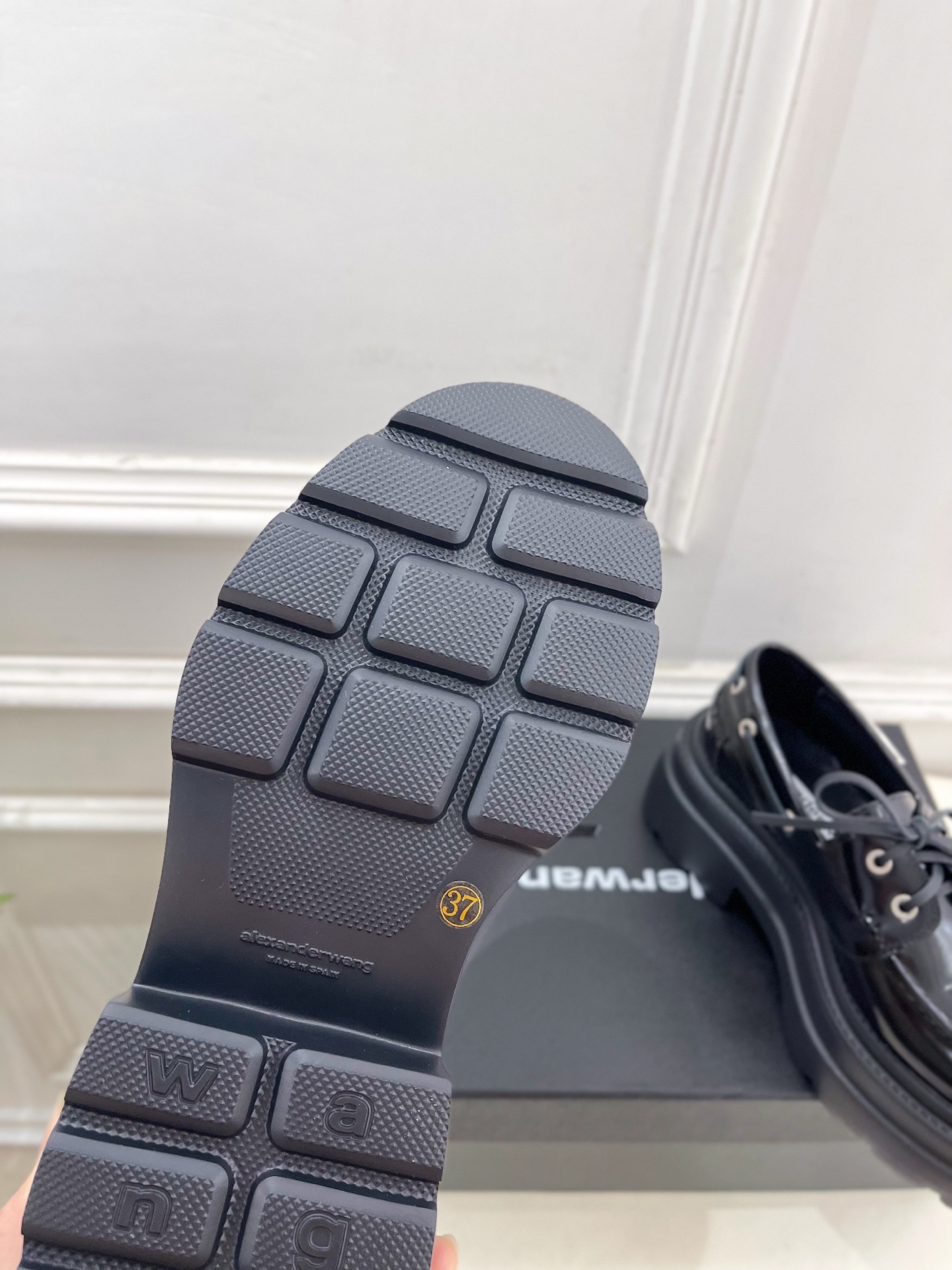 Alexander wang 亚力山•大王2025秋冬新品 大王松糕厚底乐福鞋————————————在