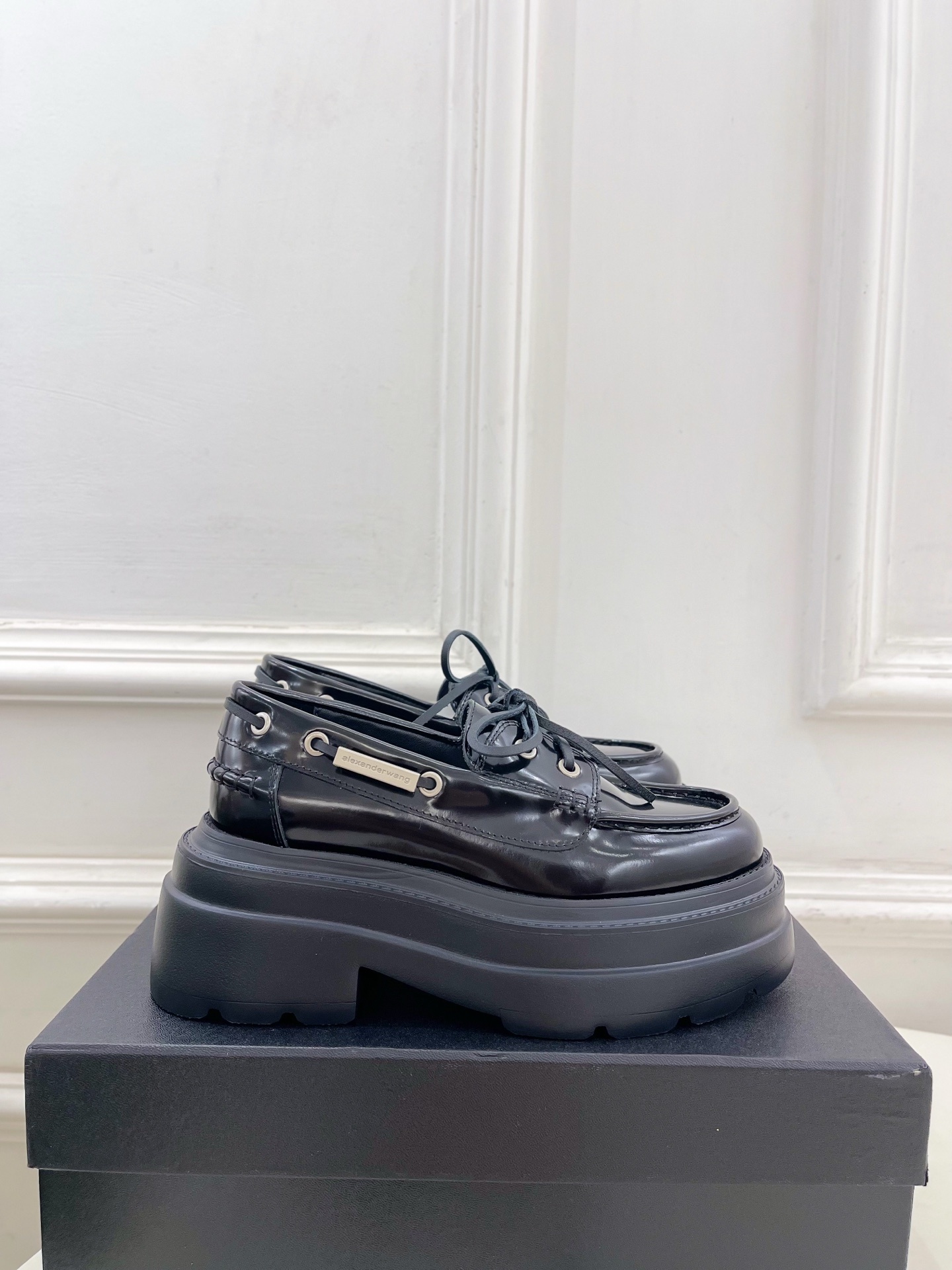 Alexander wang 亚力山•大王2025秋冬新品 大王松糕厚底乐福鞋————————————在