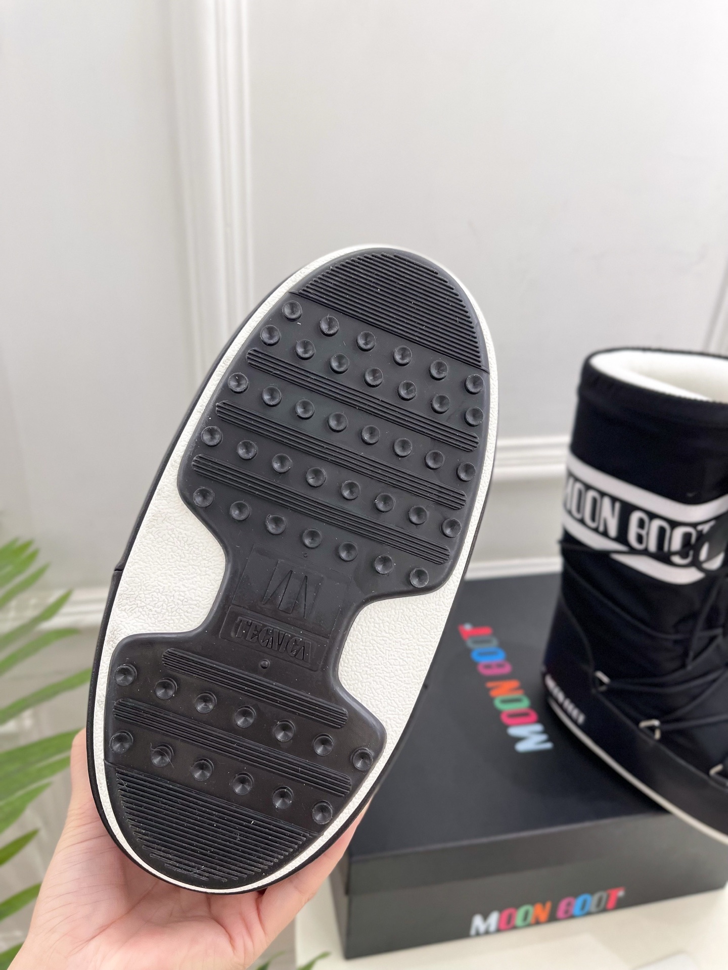 Moon Boot 月亮靴2025秋冬爆款雪地靴系列 这款丑萌滑雪鞋今年非常爆,色彩搭配非常时尚 超酷个