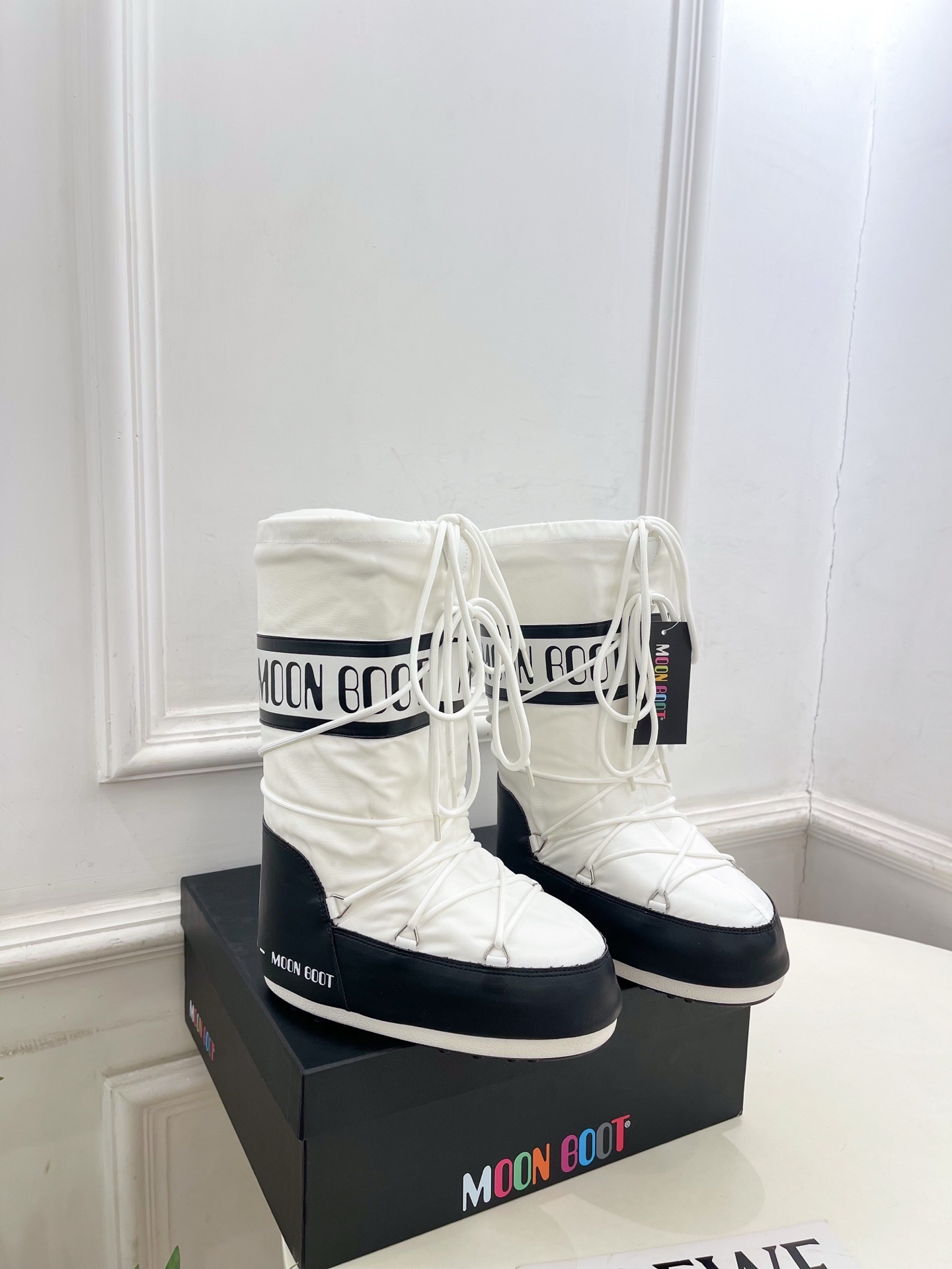 Moon Boot 月亮靴2025秋冬爆款雪地靴系列 这款丑萌滑雪鞋今年非常爆,色彩搭配非常时尚 超酷个