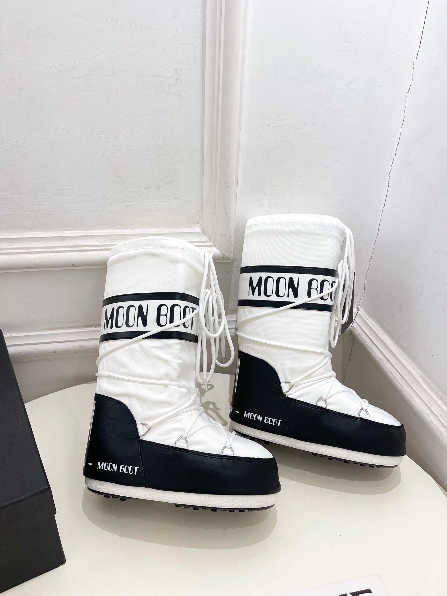Moon Boot 月亮靴2025秋冬爆款雪地靴系列 这款丑萌滑雪鞋今年非常爆,色彩搭配非常时尚 超酷个