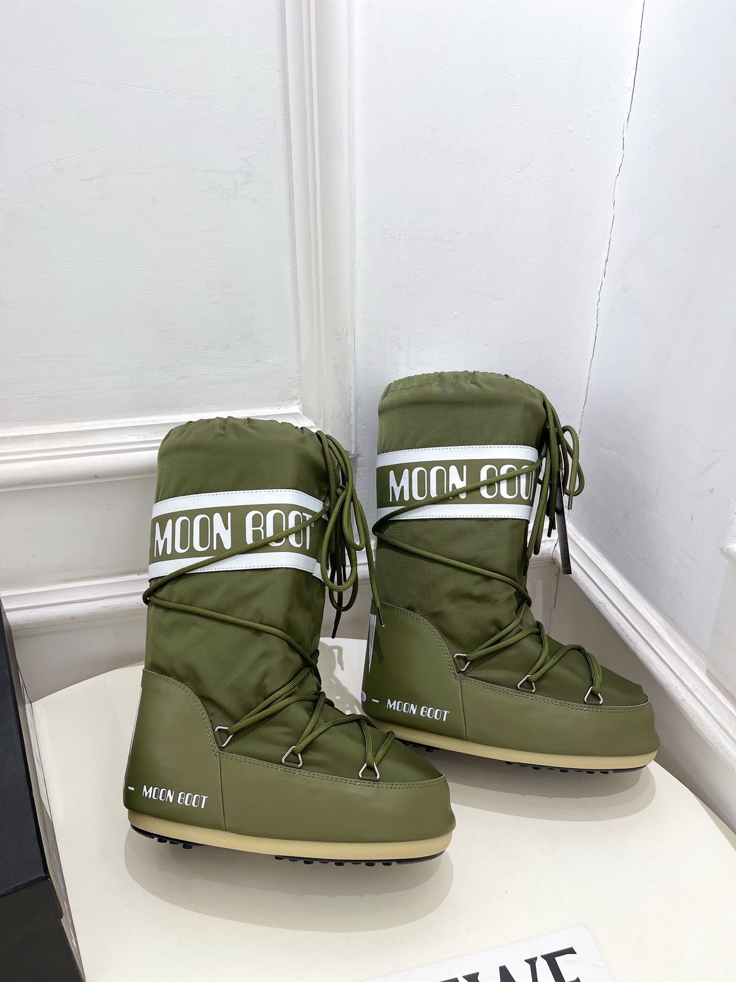 Moon Boot 月亮靴2025秋冬爆款雪地靴系列 这款丑萌滑雪鞋今年非常爆,色彩搭配非常时尚 超酷个