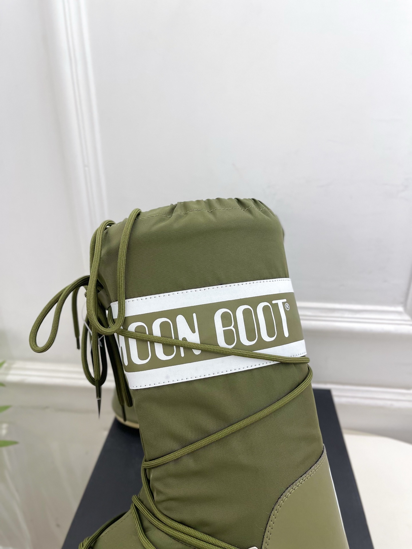 Moon Boot 月亮靴2025秋冬爆款雪地靴系列 这款丑萌滑雪鞋今年非常爆,色彩搭配非常时尚 超酷个