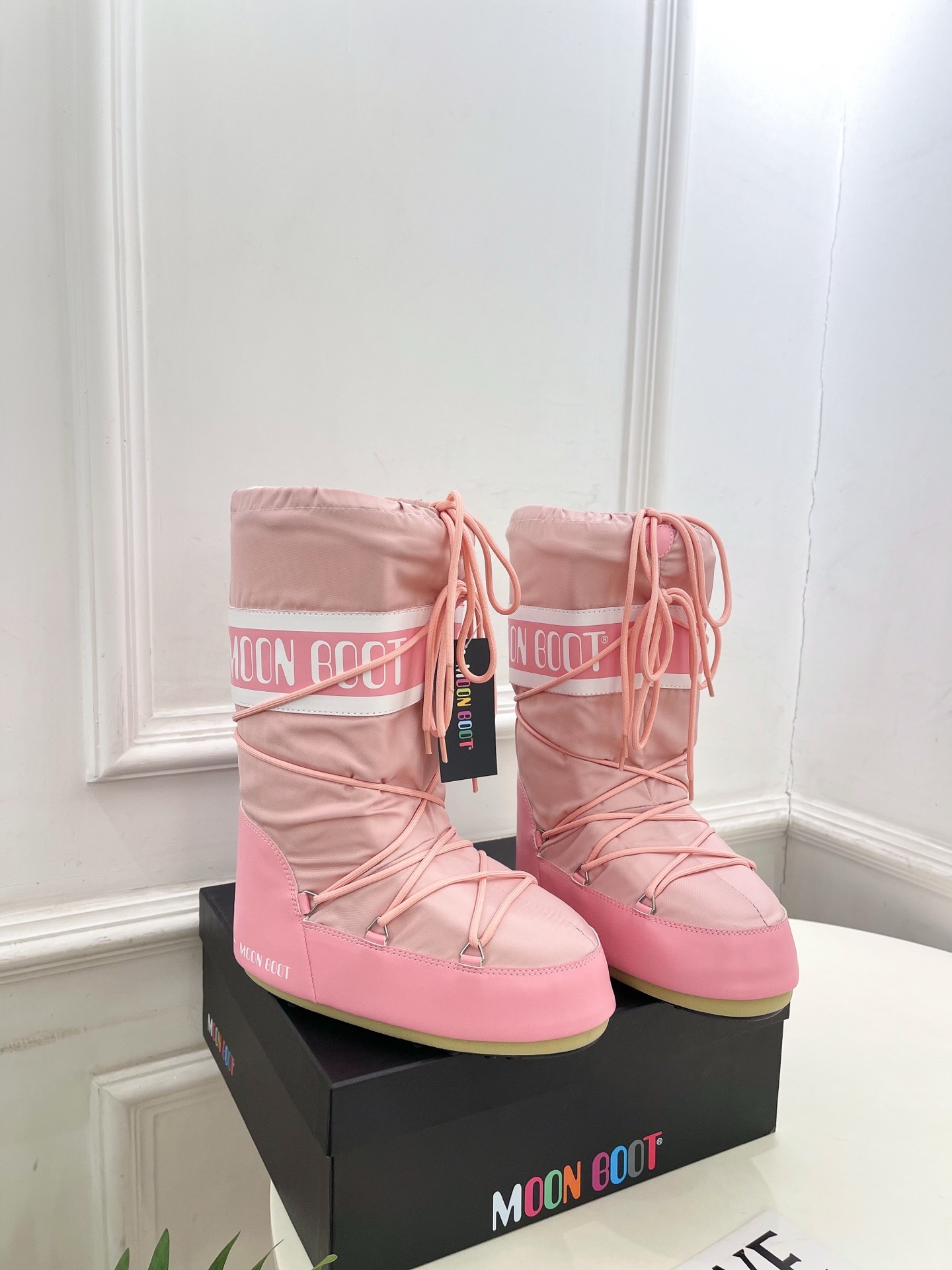 Moon Boot 月亮靴2025秋冬爆款雪地靴系列 这款丑萌滑雪鞋今年非常爆,色彩搭配非常时尚 超酷个