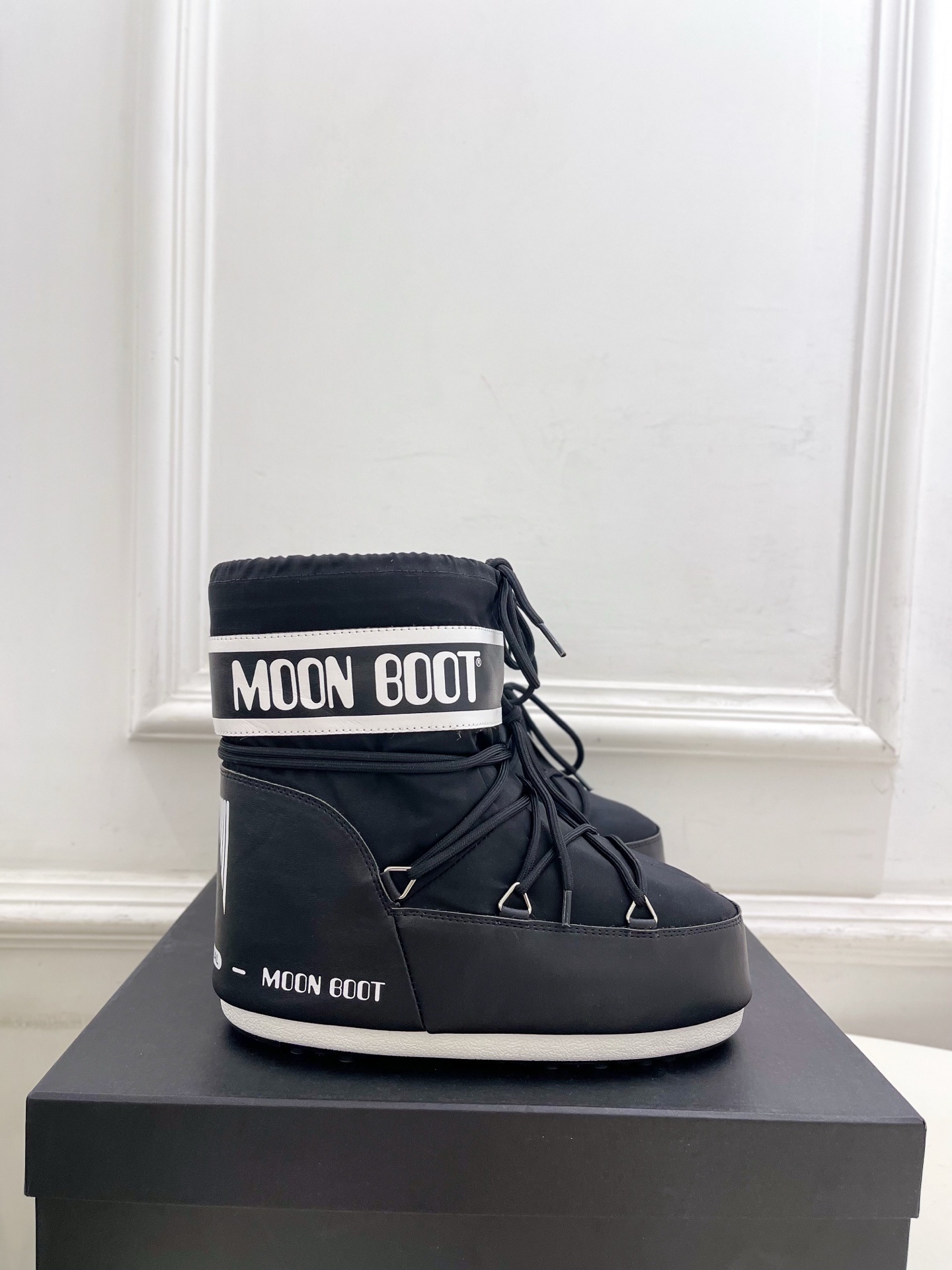 Moon Boot 月亮靴2025秋冬爆款雪地靴系列 这款丑萌滑雪鞋今年非常爆,色彩搭配非常时尚 超酷个
