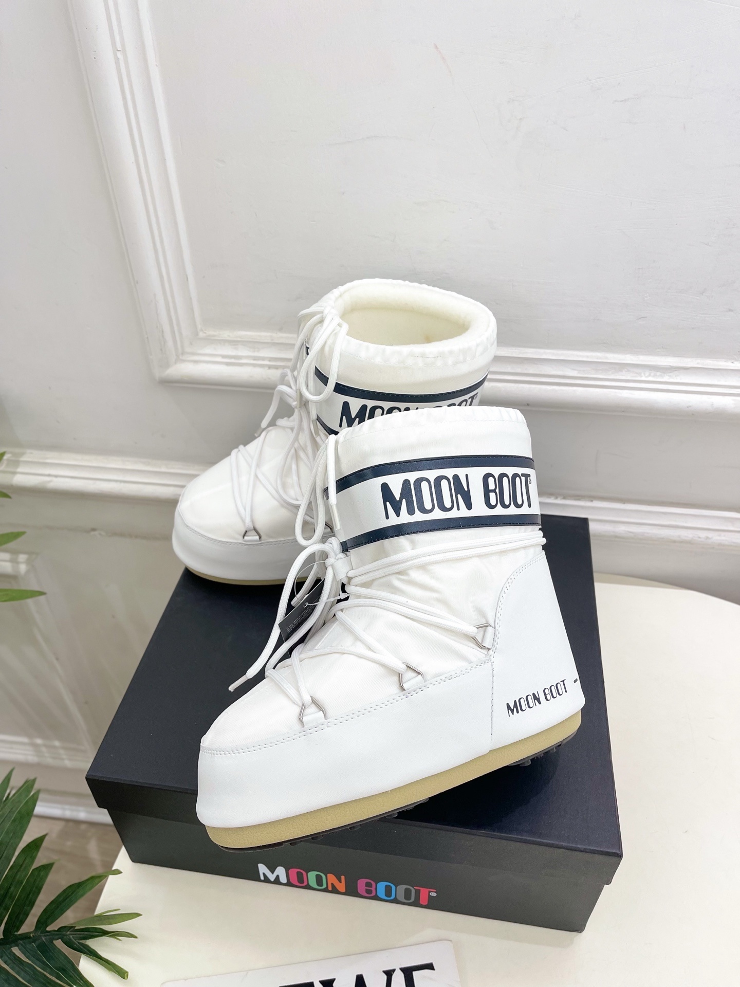 Moon Boot 月亮靴2025秋冬爆款雪地靴系列 这款丑萌滑雪鞋今年非常爆,色彩搭配非常时尚 超酷个