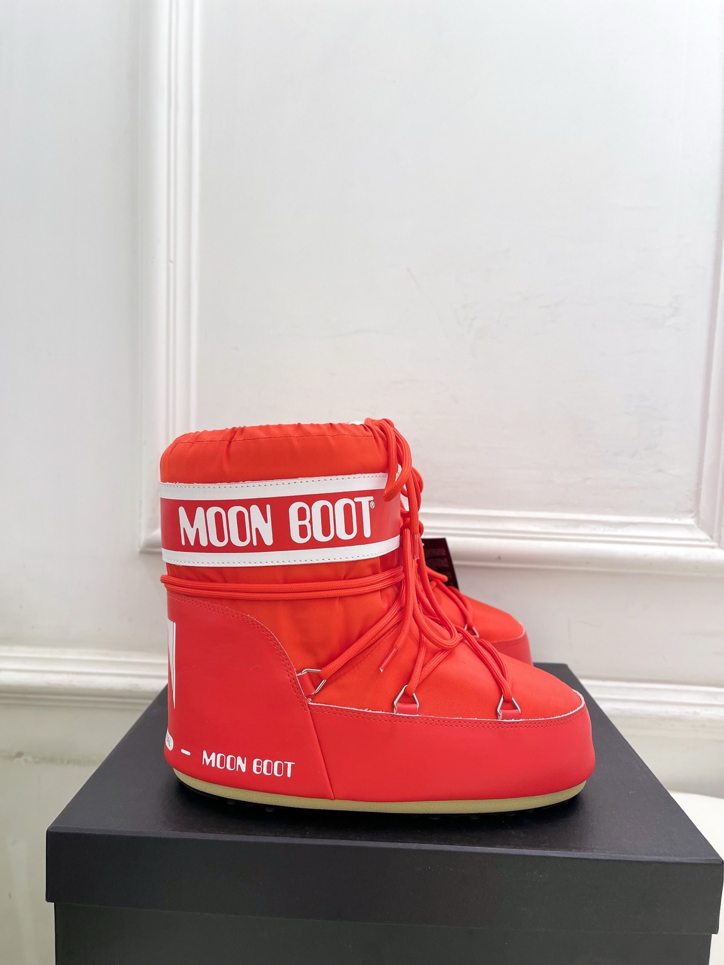 Moon Boot 月亮靴2025秋冬爆款雪地靴系列 这款丑萌滑雪鞋今年非常爆,色彩搭配非常时尚 超酷个