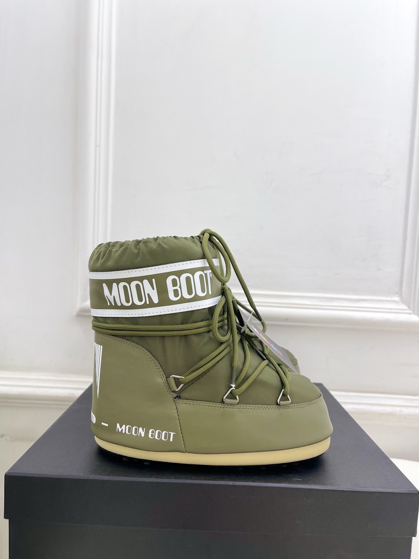 Moon Boot 月亮靴2025秋冬爆款雪地靴系列 这款丑萌滑雪鞋今年非常爆,色彩搭配非常时尚 超酷个