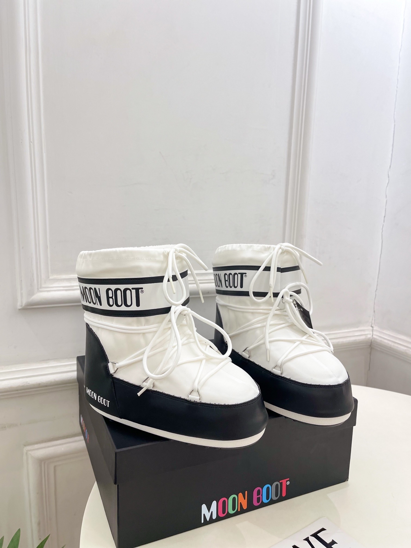 Moon Boot 月亮靴2025秋冬爆款雪地靴系列 这款丑萌滑雪鞋今年非常爆,色彩搭配非常时尚 超酷个