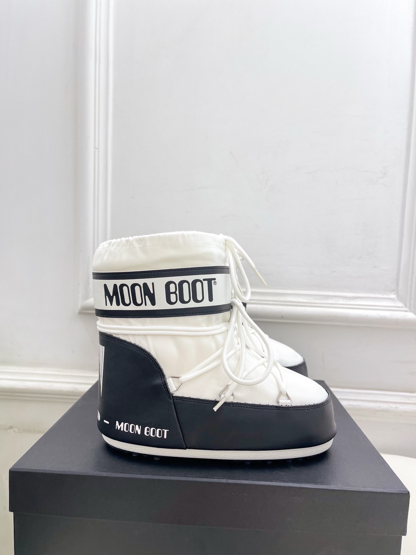 Moon Boot 月亮靴2025秋冬爆款雪地靴系列 这款丑萌滑雪鞋今年非常爆,色彩搭配非常时尚 超酷个