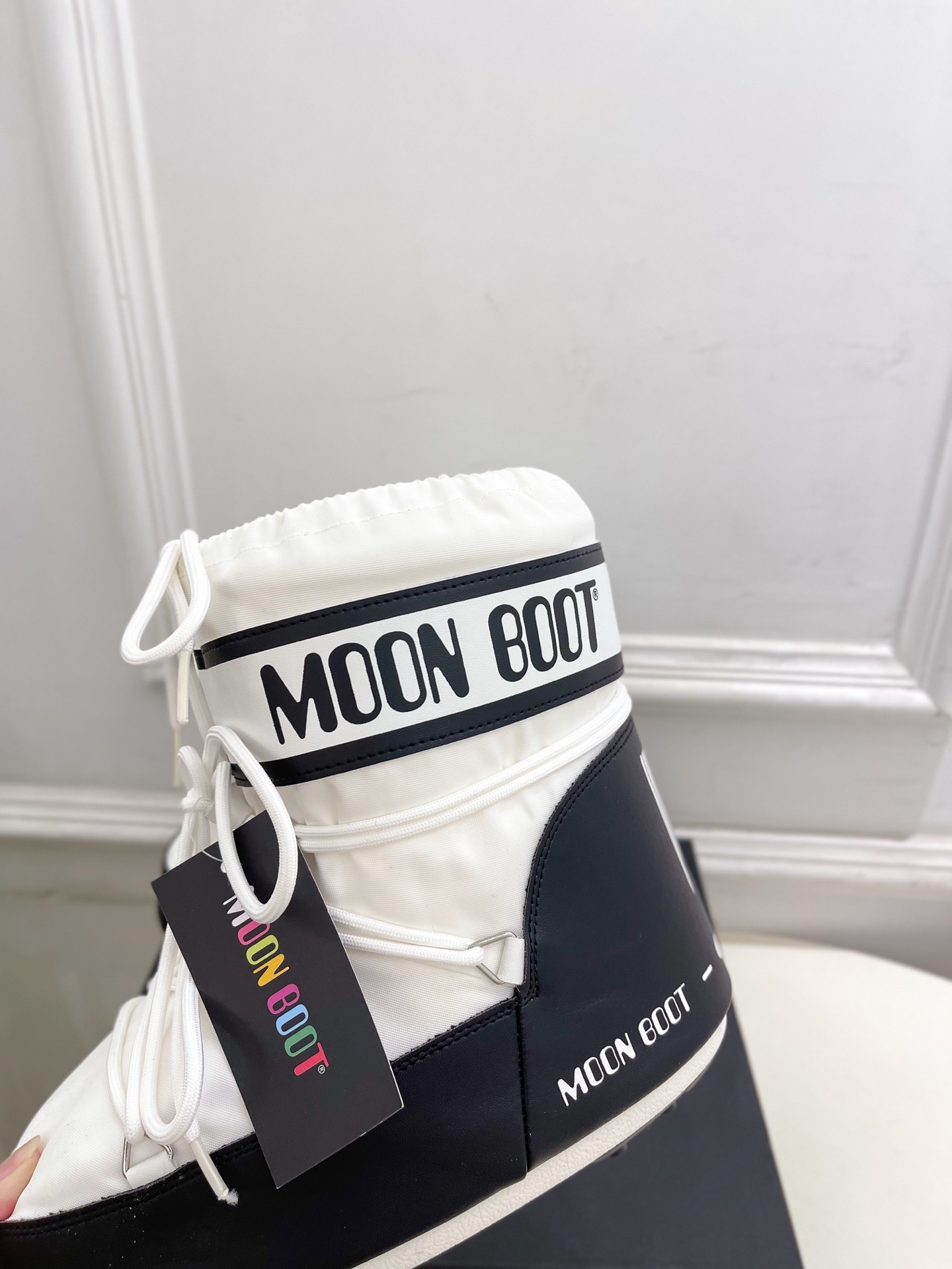 Moon Boot 月亮靴2025秋冬爆款雪地靴系列 这款丑萌滑雪鞋今年非常爆,色彩搭配非常时尚 超酷个