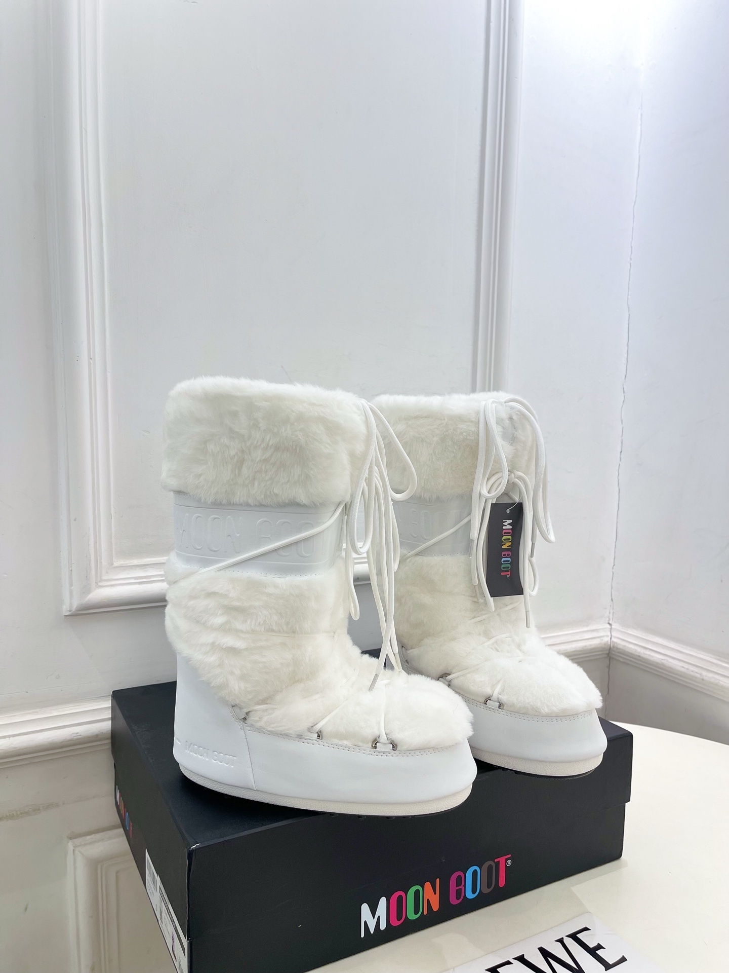 Moon Boot 月亮靴2025秋冬爆款雪地靴系列 这款丑萌滑雪鞋今年非常爆,色彩搭配非常时尚 超酷个