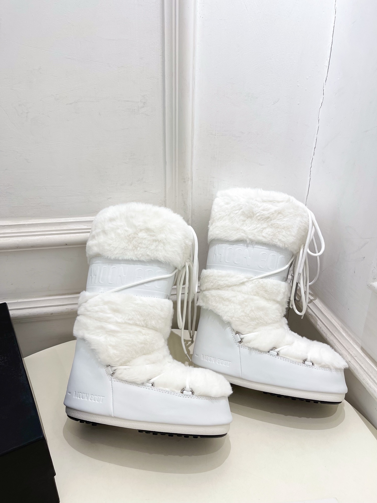 Moon Boot 月亮靴2025秋冬爆款雪地靴系列 这款丑萌滑雪鞋今年非常爆,色彩搭配非常时尚 超酷个