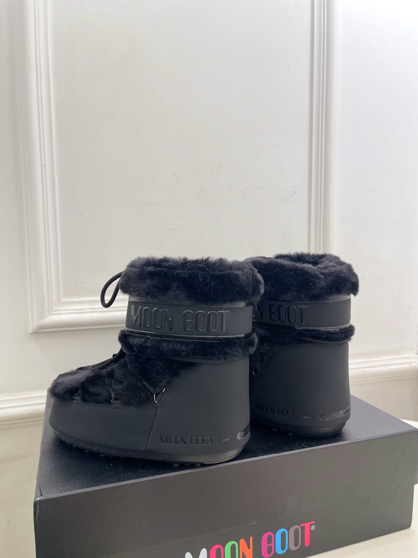 Moon Boot 月亮靴2025秋冬爆款雪地靴系列 这款丑萌滑雪鞋今年非常爆,色彩搭配非常时尚 超酷个