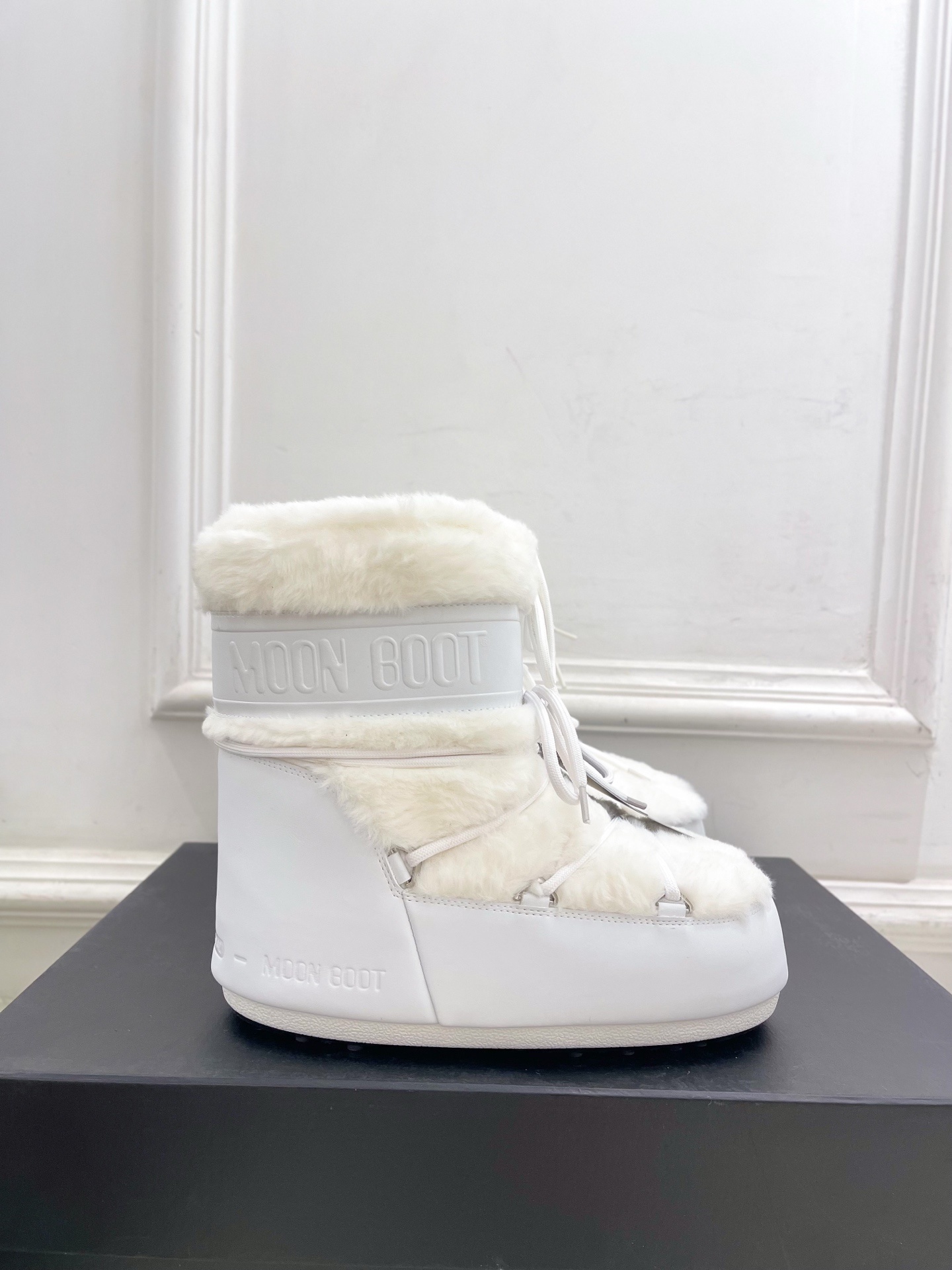 Moon Boot 月亮靴2025秋冬爆款雪地靴系列 这款丑萌滑雪鞋今年非常爆,色彩搭配非常时尚 超酷个