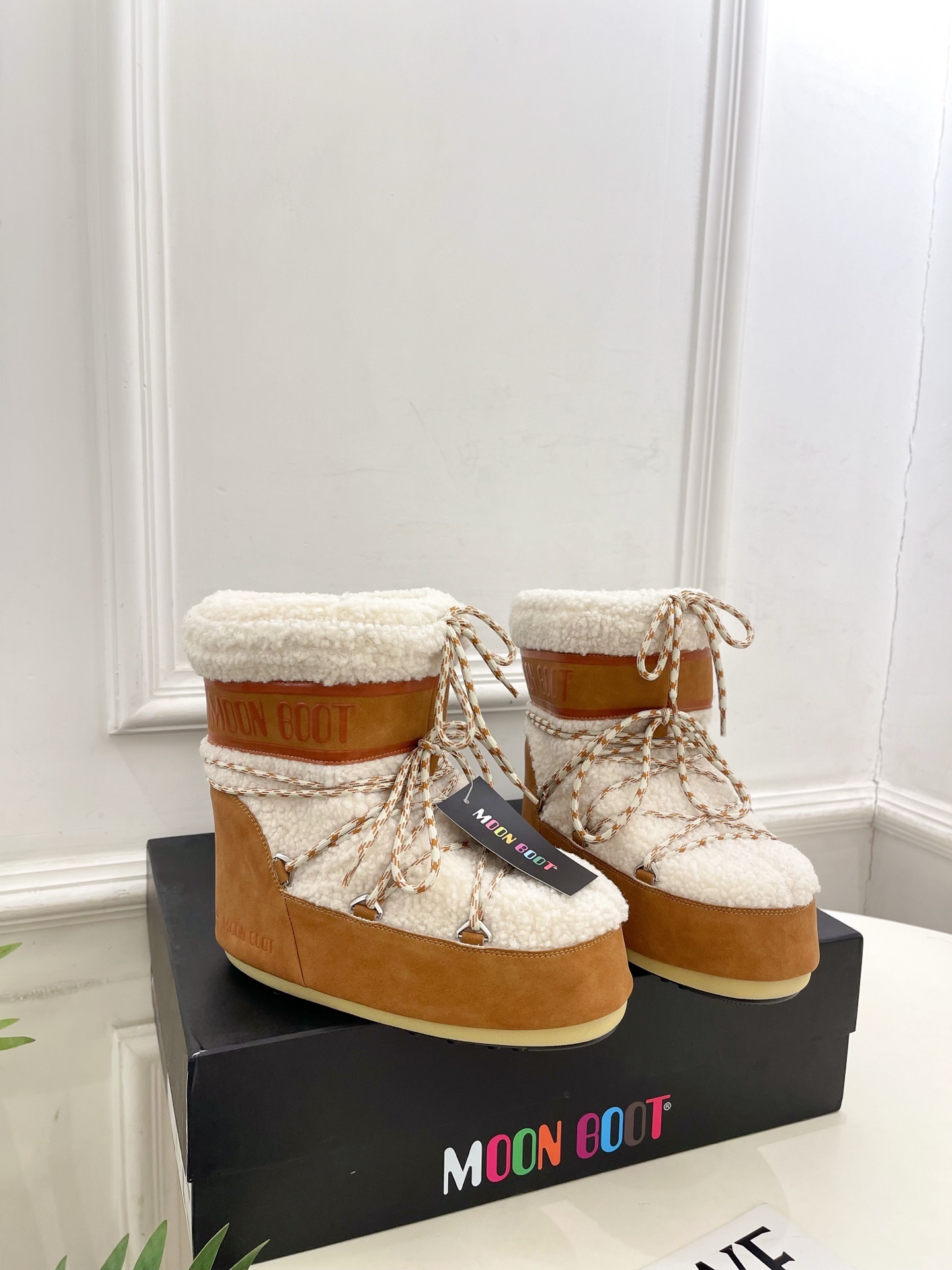 Moon Boot 月亮靴2025秋冬爆款雪地靴系列 这款丑萌滑雪鞋今年非常爆,色彩搭配非常时尚 超酷个