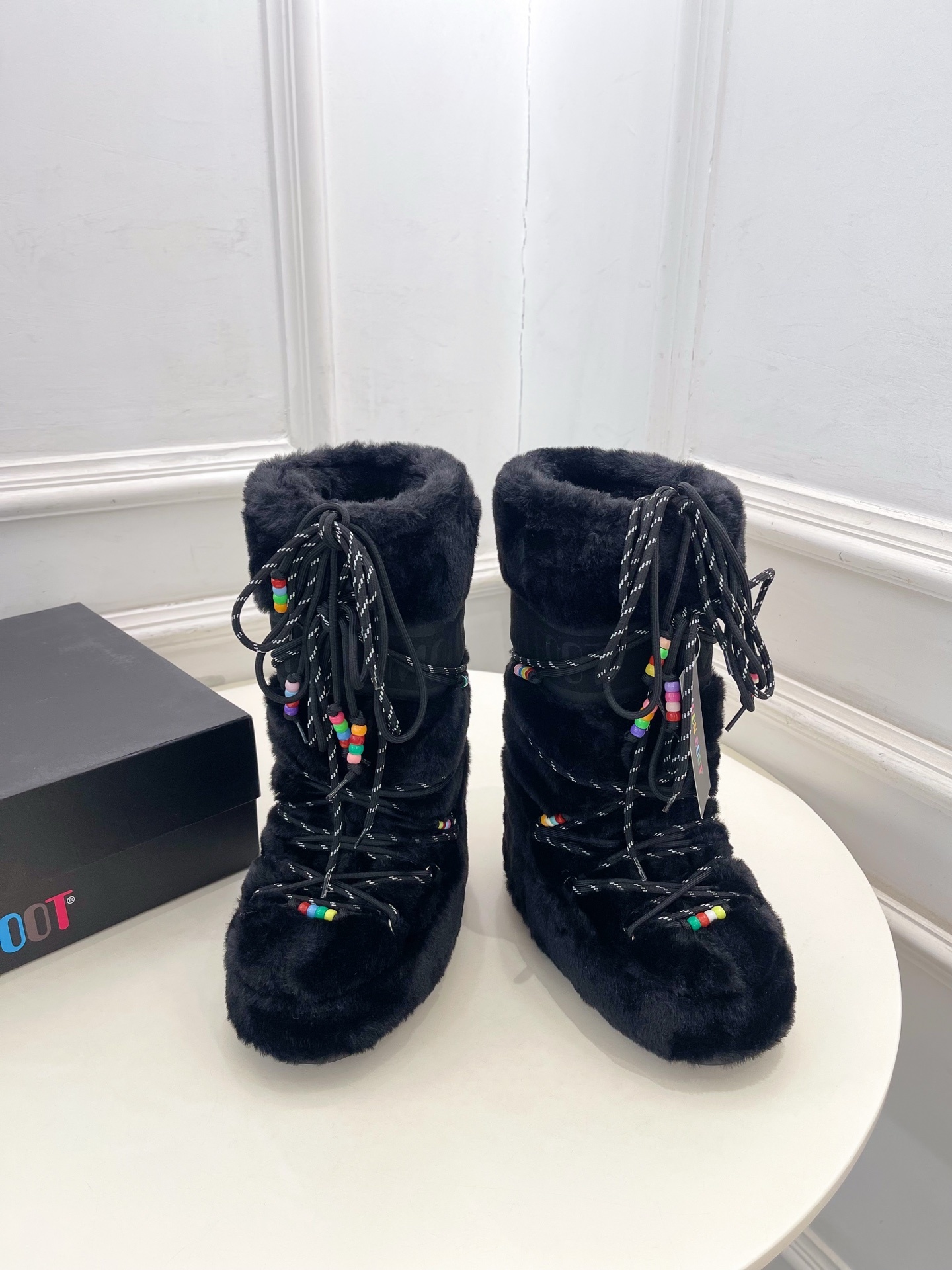 Moon Boot 月亮靴2025秋冬爆款雪地靴系列 这款丑萌滑雪鞋今年非常爆,色彩搭配非常时尚 超酷个