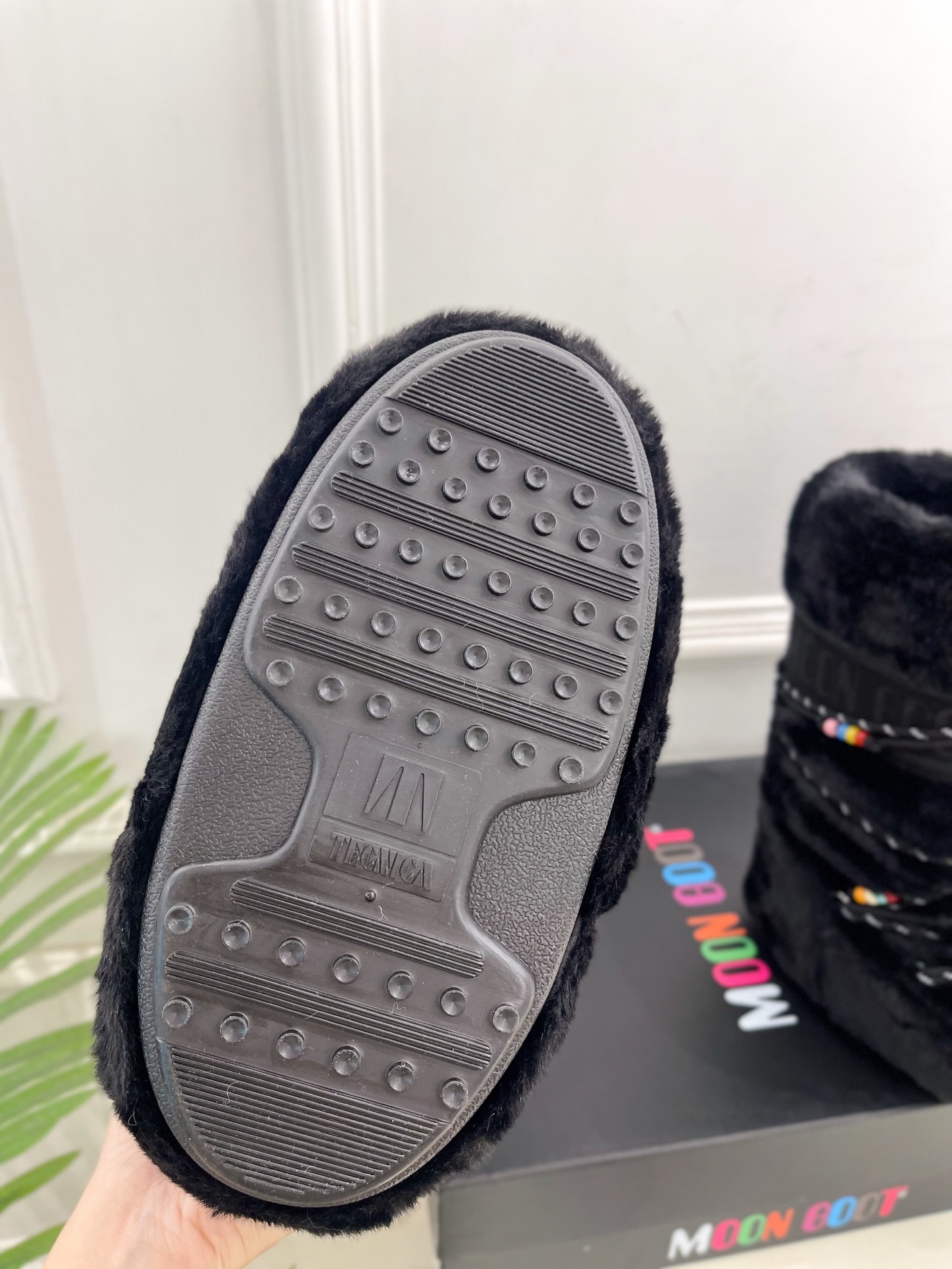 Moon Boot 月亮靴2025秋冬爆款雪地靴系列 这款丑萌滑雪鞋今年非常爆,色彩搭配非常时尚 超酷个