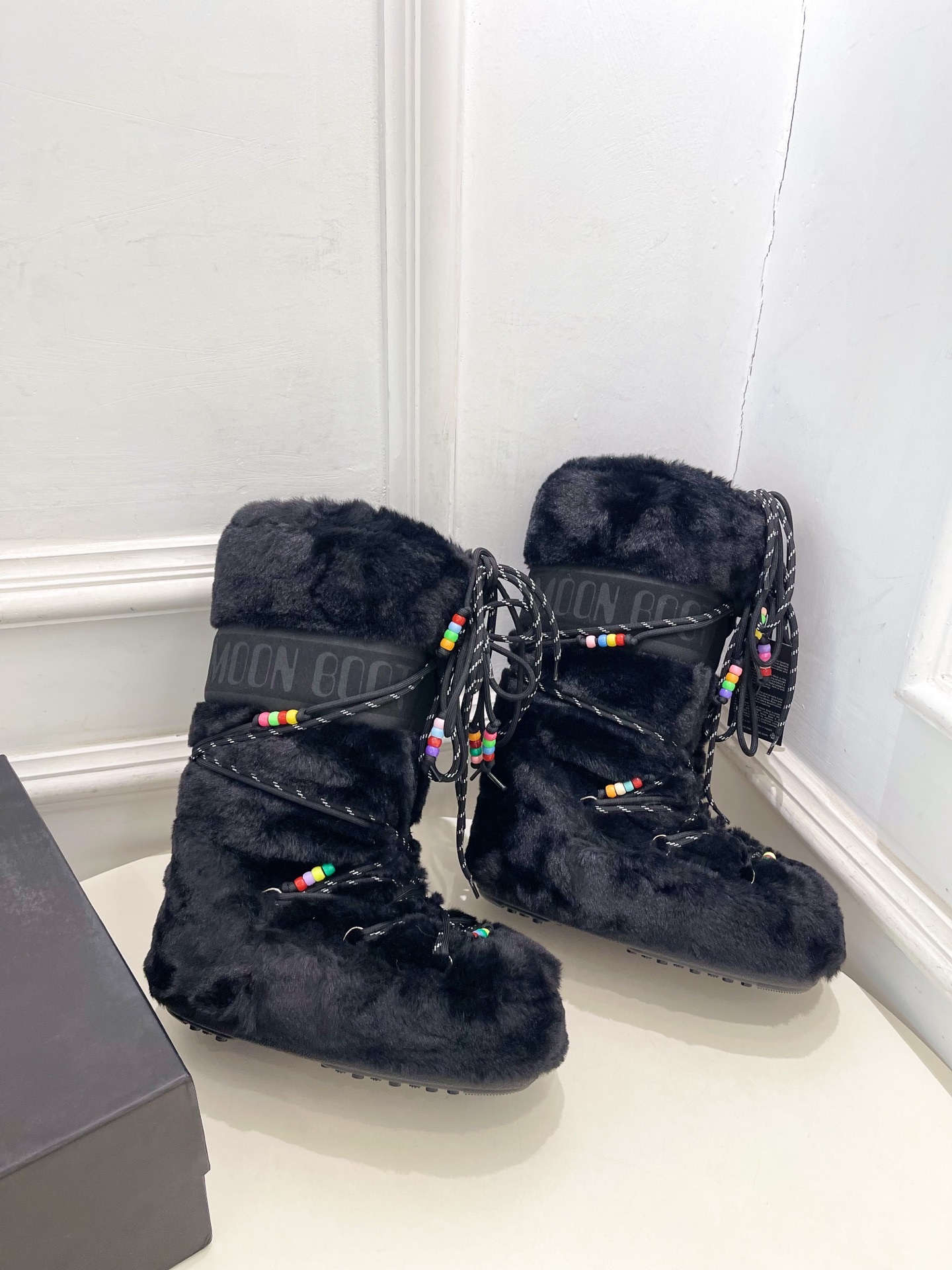 Moon Boot 月亮靴2025秋冬爆款雪地靴系列 这款丑萌滑雪鞋今年非常爆,色彩搭配非常时尚 超酷个