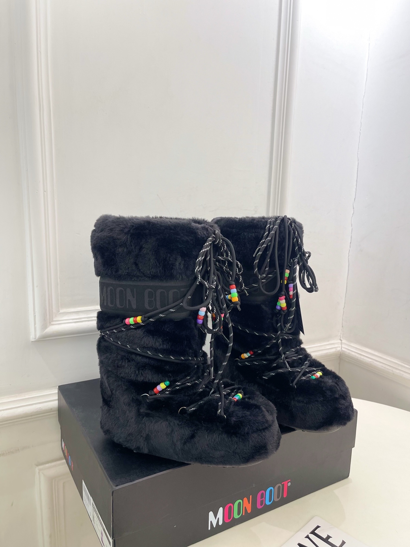 Moon Boot 月亮靴2025秋冬爆款雪地靴系列 这款丑萌滑雪鞋今年非常爆,色彩搭配非常时尚 超酷个