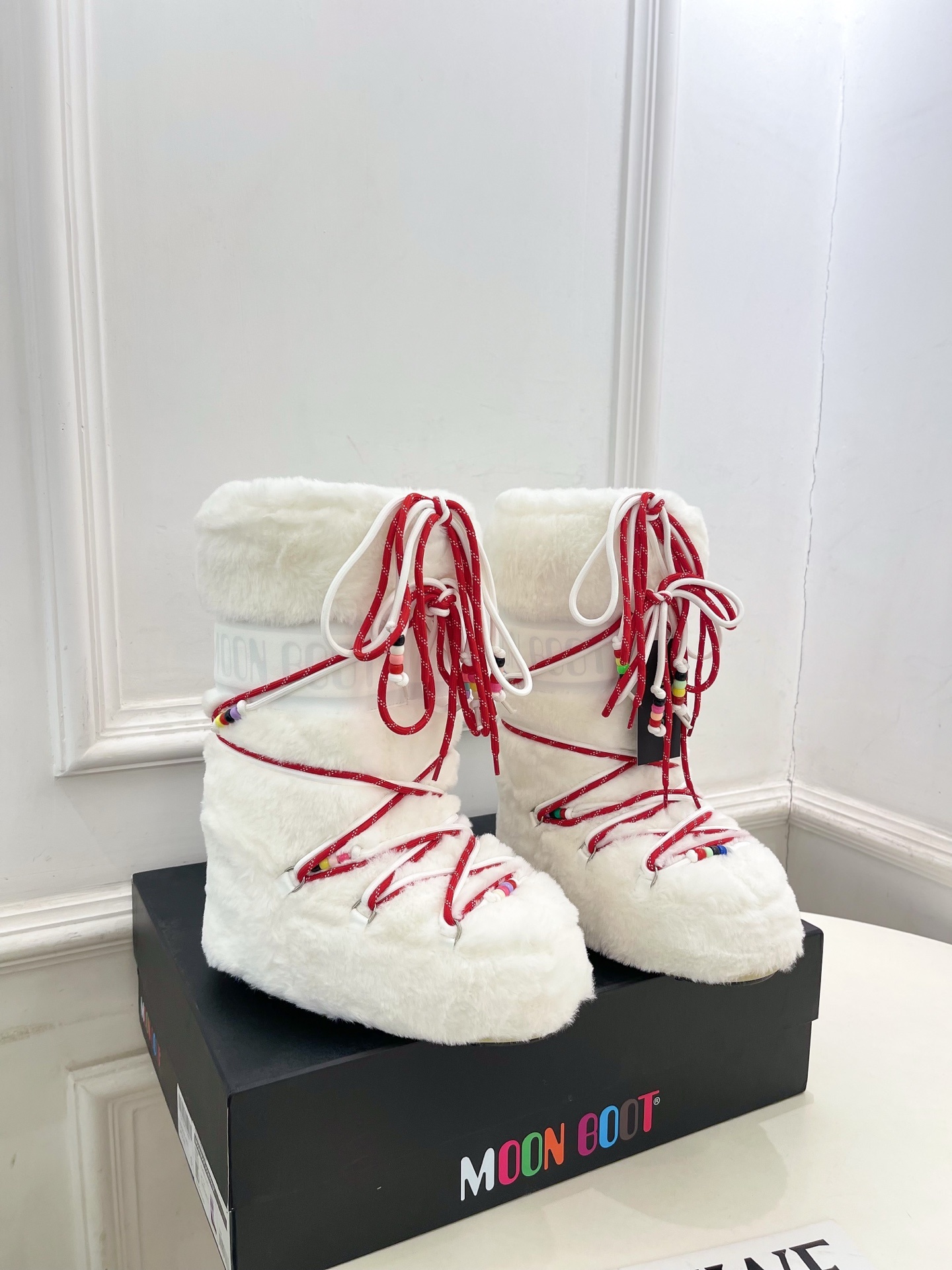 Moon Boot 月亮靴2025秋冬爆款雪地靴系列 这款丑萌滑雪鞋今年非常爆,色彩搭配非常时尚 超酷个
