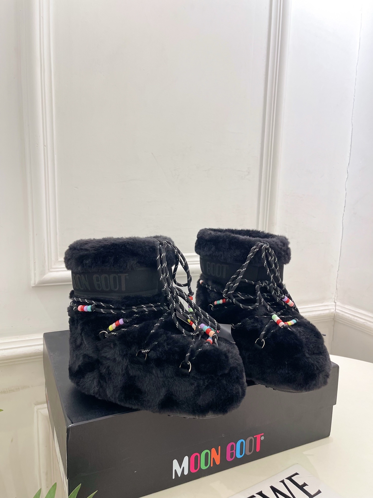 Moon Boot 月亮靴2025秋冬爆款雪地靴系列 这款丑萌滑雪鞋今年非常爆,色彩搭配非常时尚 超酷个