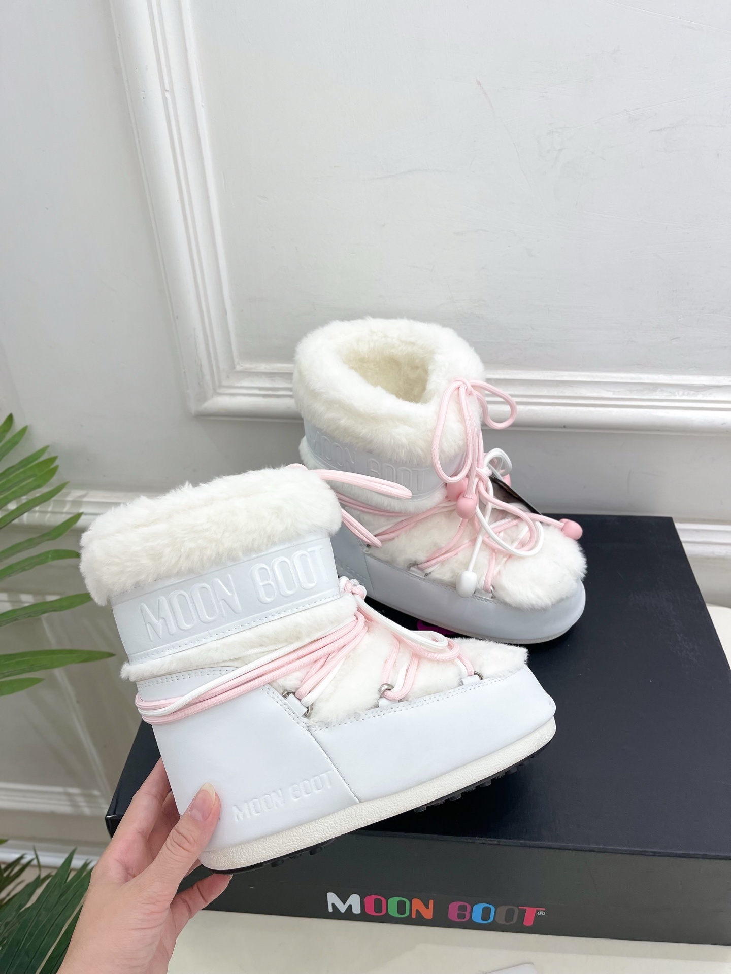 Moon Boot 月亮靴2025秋冬爆款雪地靴系列 这款丑萌滑雪鞋今年非常爆,色彩搭配非常时尚 超酷个