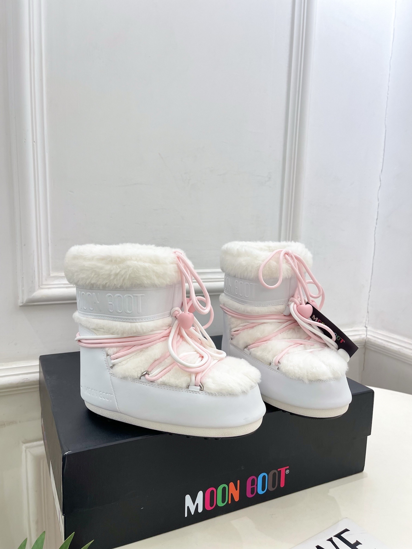 Moon Boot 月亮靴2025秋冬爆款雪地靴系列 这款丑萌滑雪鞋今年非常爆,色彩搭配非常时尚 超酷个