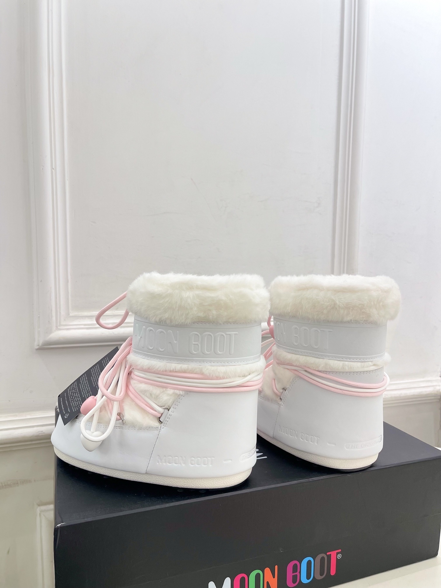 Moon Boot 月亮靴2025秋冬爆款雪地靴系列 这款丑萌滑雪鞋今年非常爆,色彩搭配非常时尚 超酷个