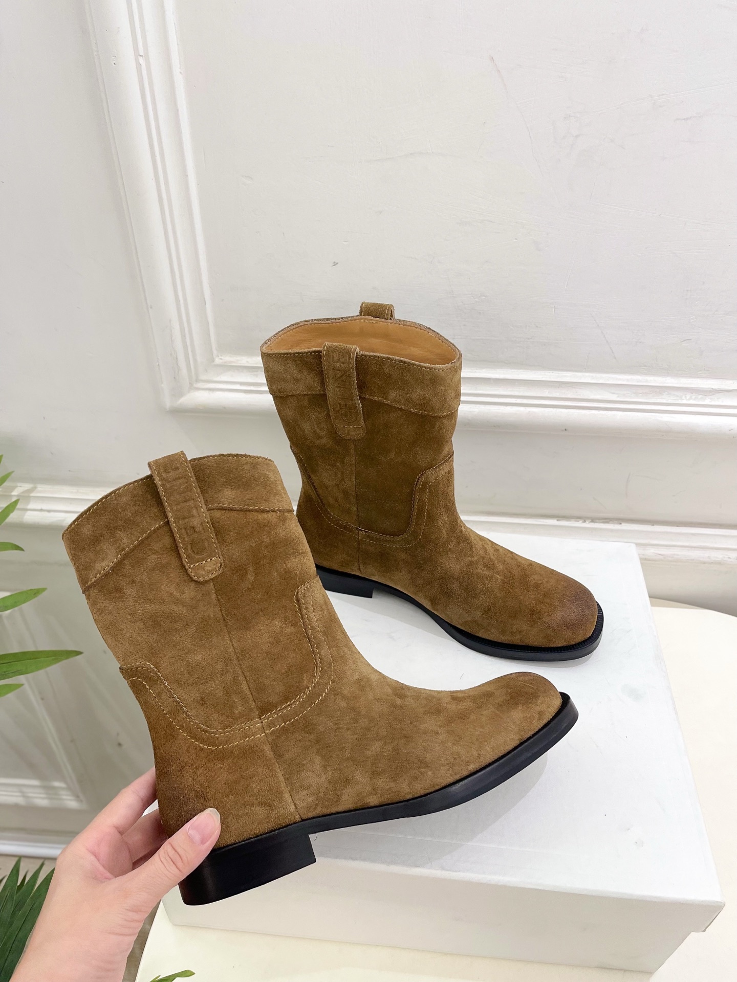 CELINE | 赛琳 25𝐬𝐬 💛2025秋冬新品 复古西部牛仔短靴上新!🔜BS 这一季的赛琳真的是开