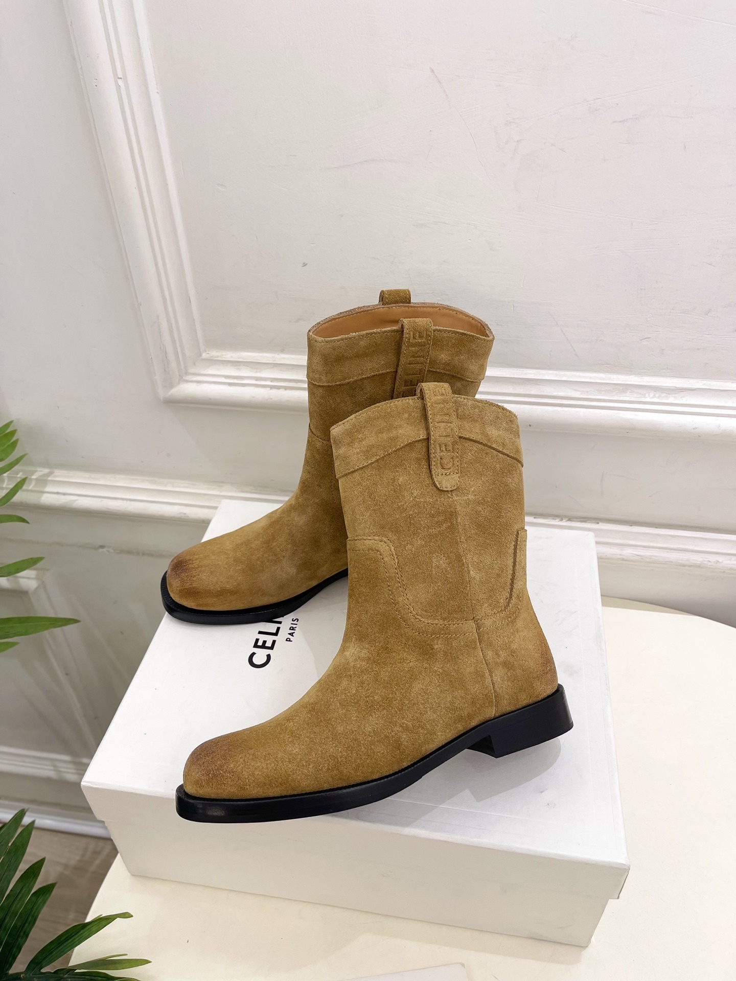 CELINE | 赛琳 25𝐬𝐬 💛2025秋冬新品 复古西部牛仔短靴上新!🔜BS 这一季的赛琳真的是开