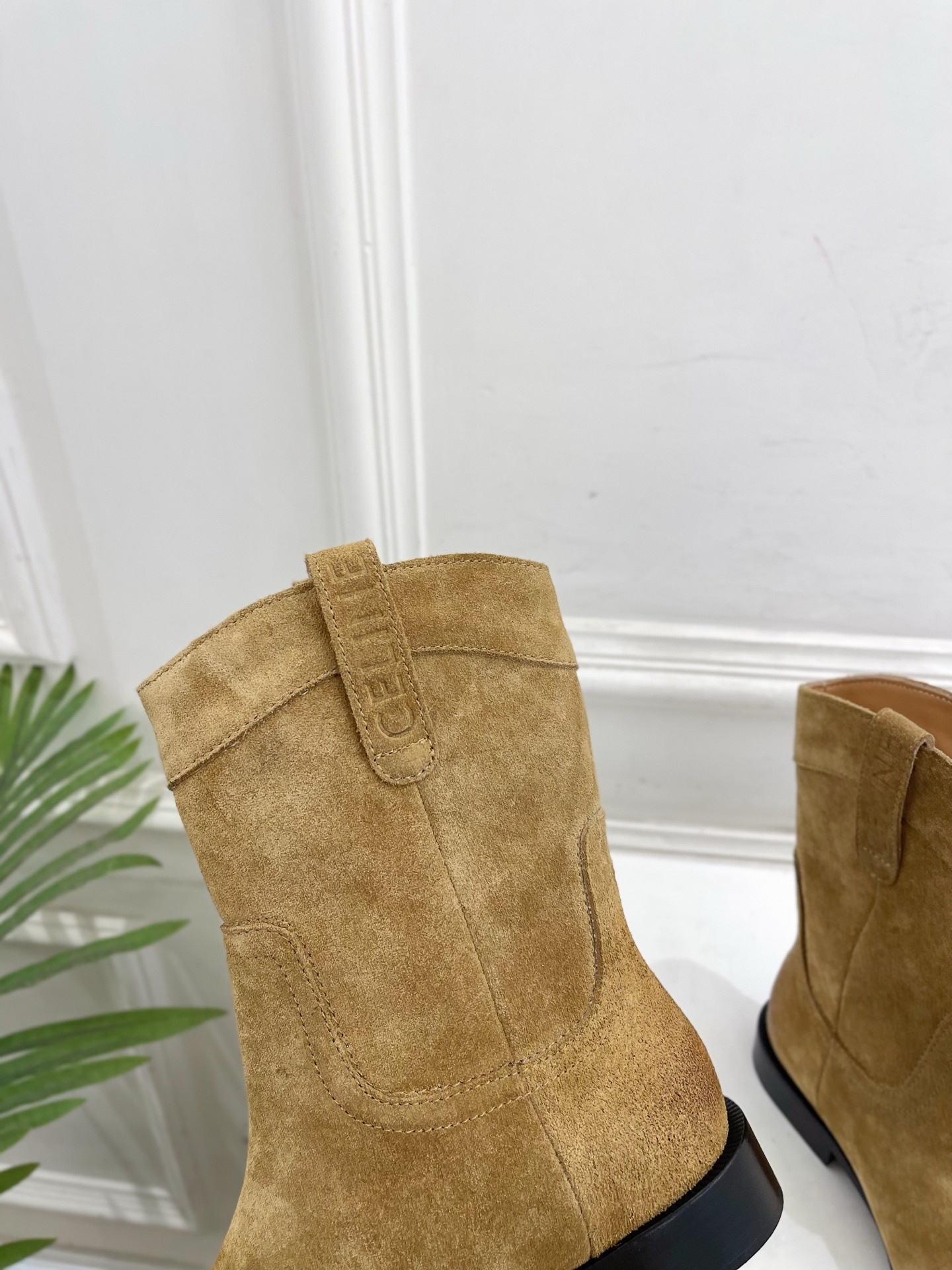 CELINE | 赛琳 25𝐬𝐬 💛2025秋冬新品 复古西部牛仔短靴上新!🔜BS 这一季的赛琳真的是开