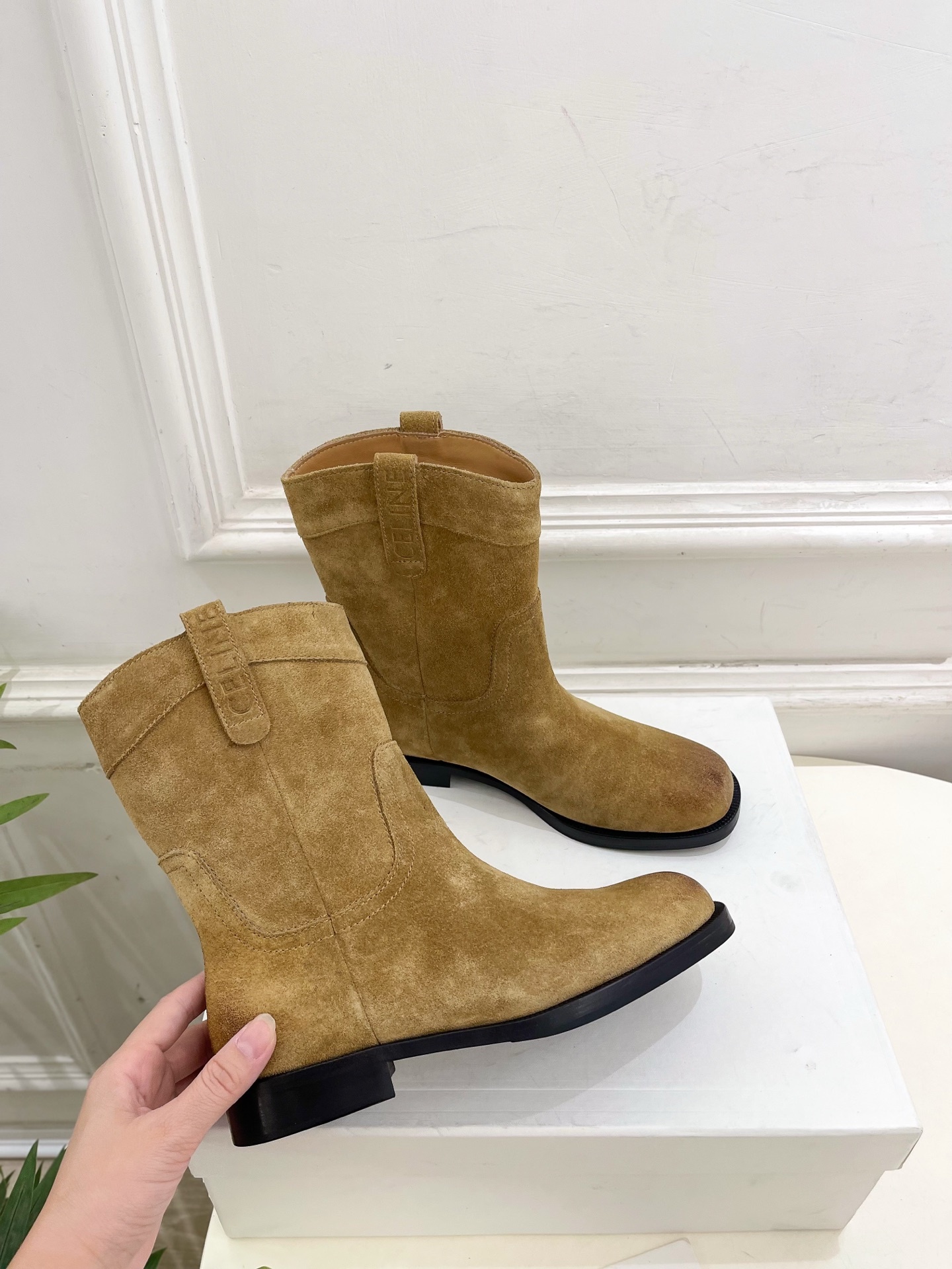 CELINE | 赛琳 25𝐬𝐬 💛2025秋冬新品 复古西部牛仔短靴上新!🔜BS 这一季的赛琳真的是开