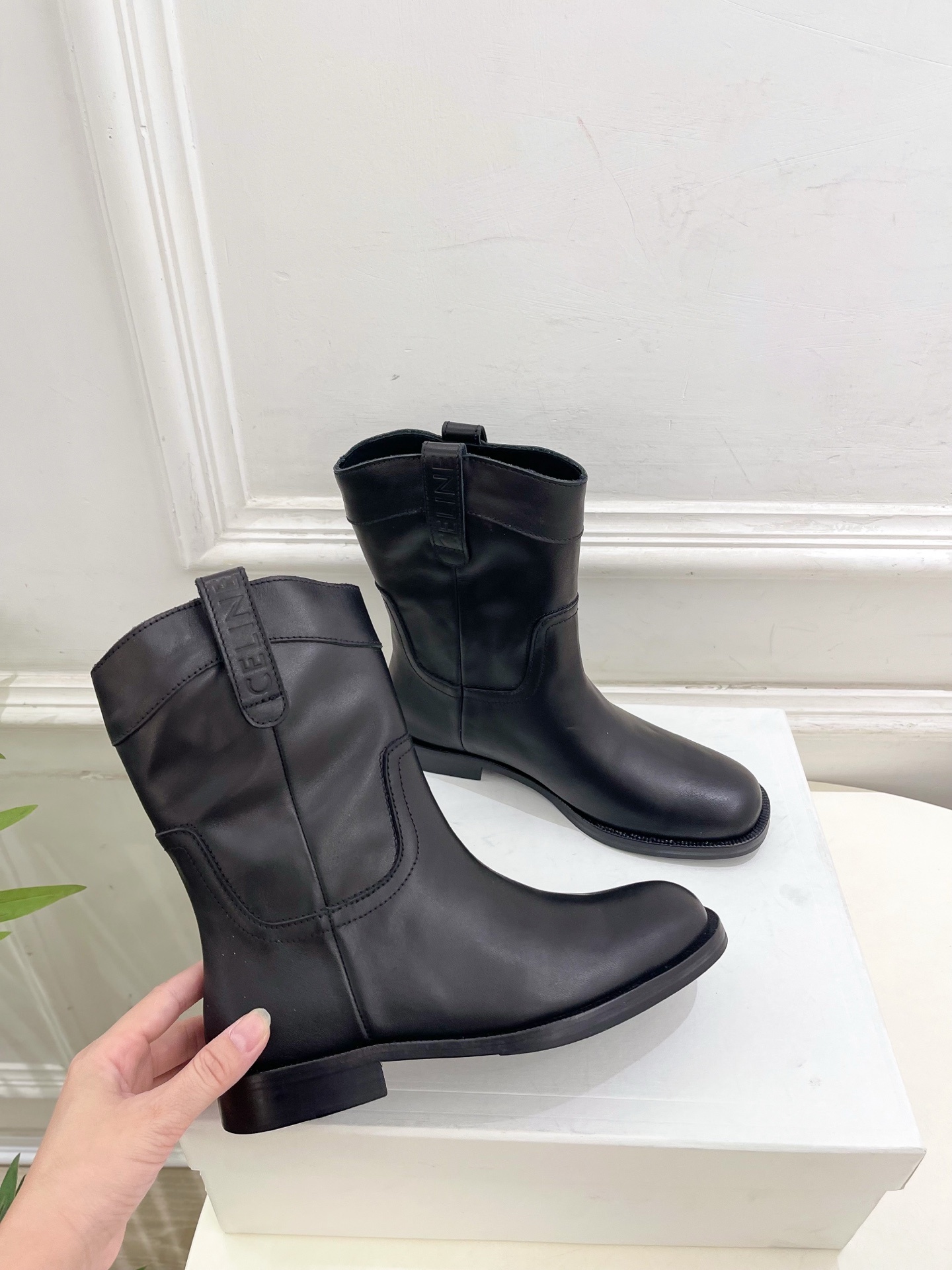 CELINE | 赛琳 25𝐬𝐬 💛2025秋冬新品 复古西部牛仔短靴上新!🔜BS 这一季的赛琳真的是开