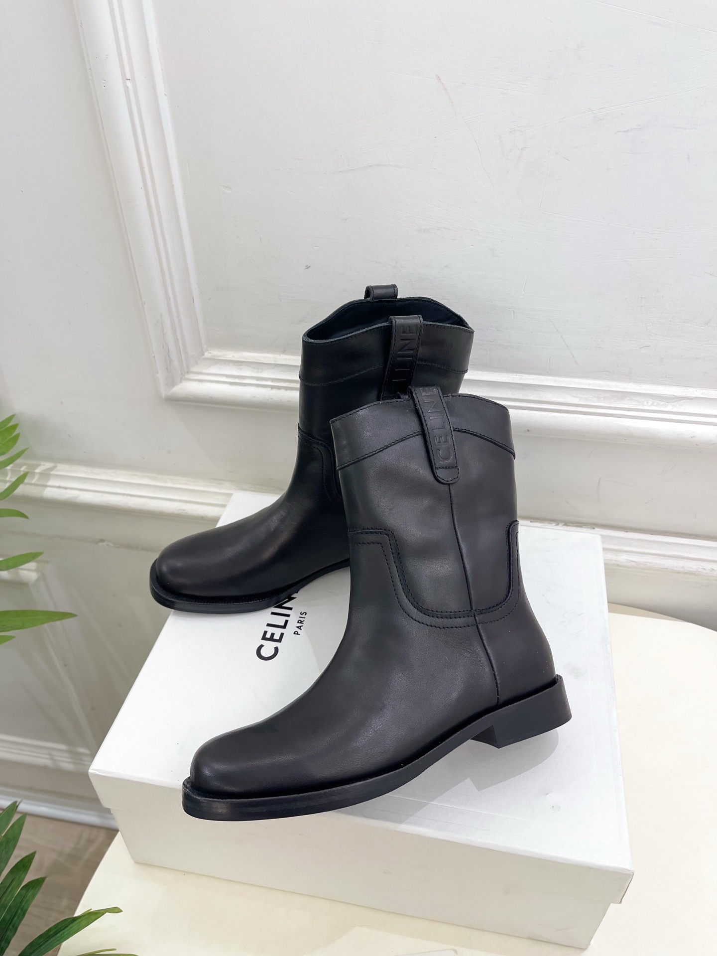 CELINE | 赛琳 25𝐬𝐬 💛2025秋冬新品 复古西部牛仔短靴上新!🔜BS 这一季的赛琳真的是开