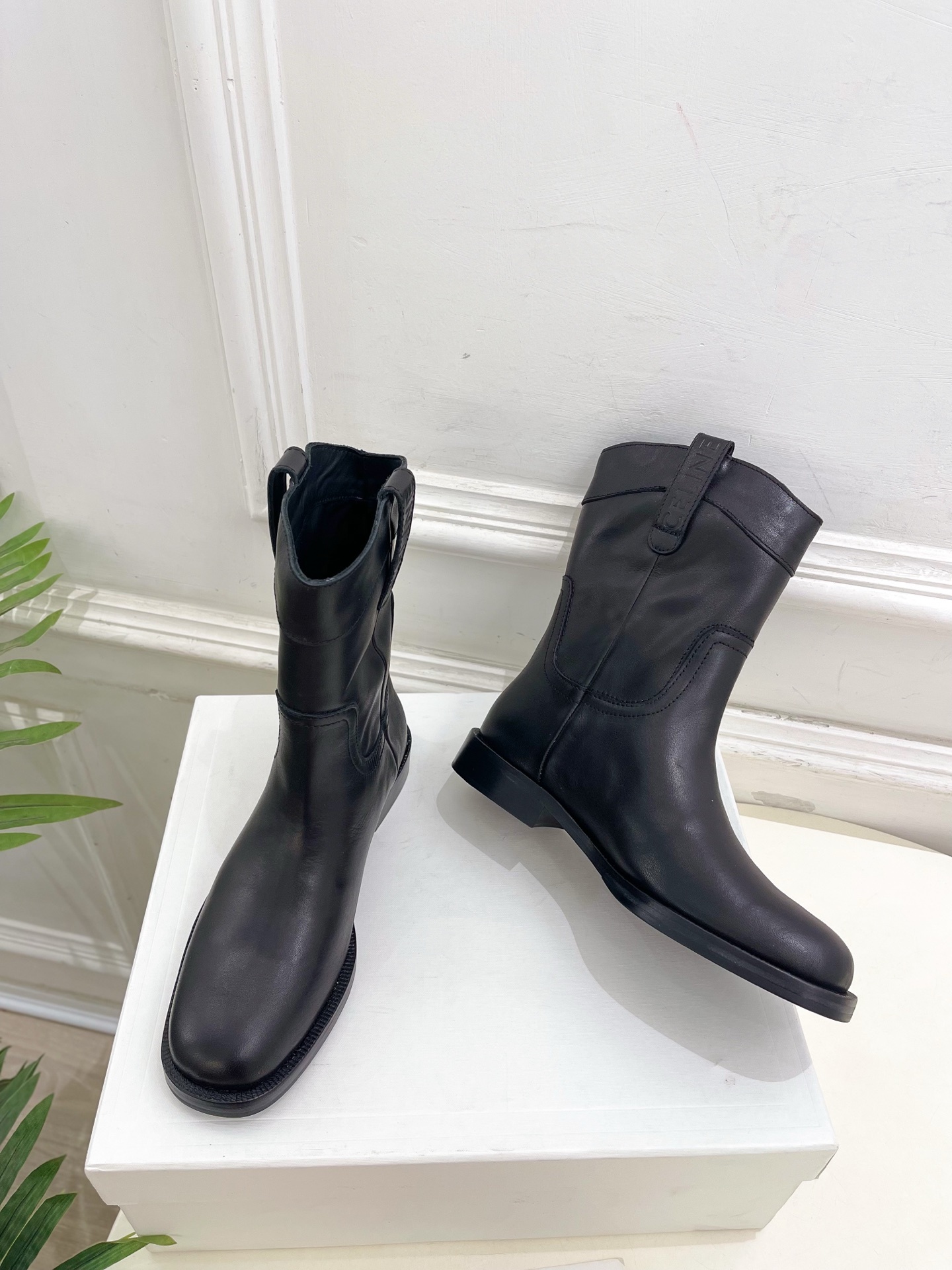CELINE | 赛琳 25𝐬𝐬 💛2025秋冬新品 复古西部牛仔短靴上新!🔜BS 这一季的赛琳真的是开