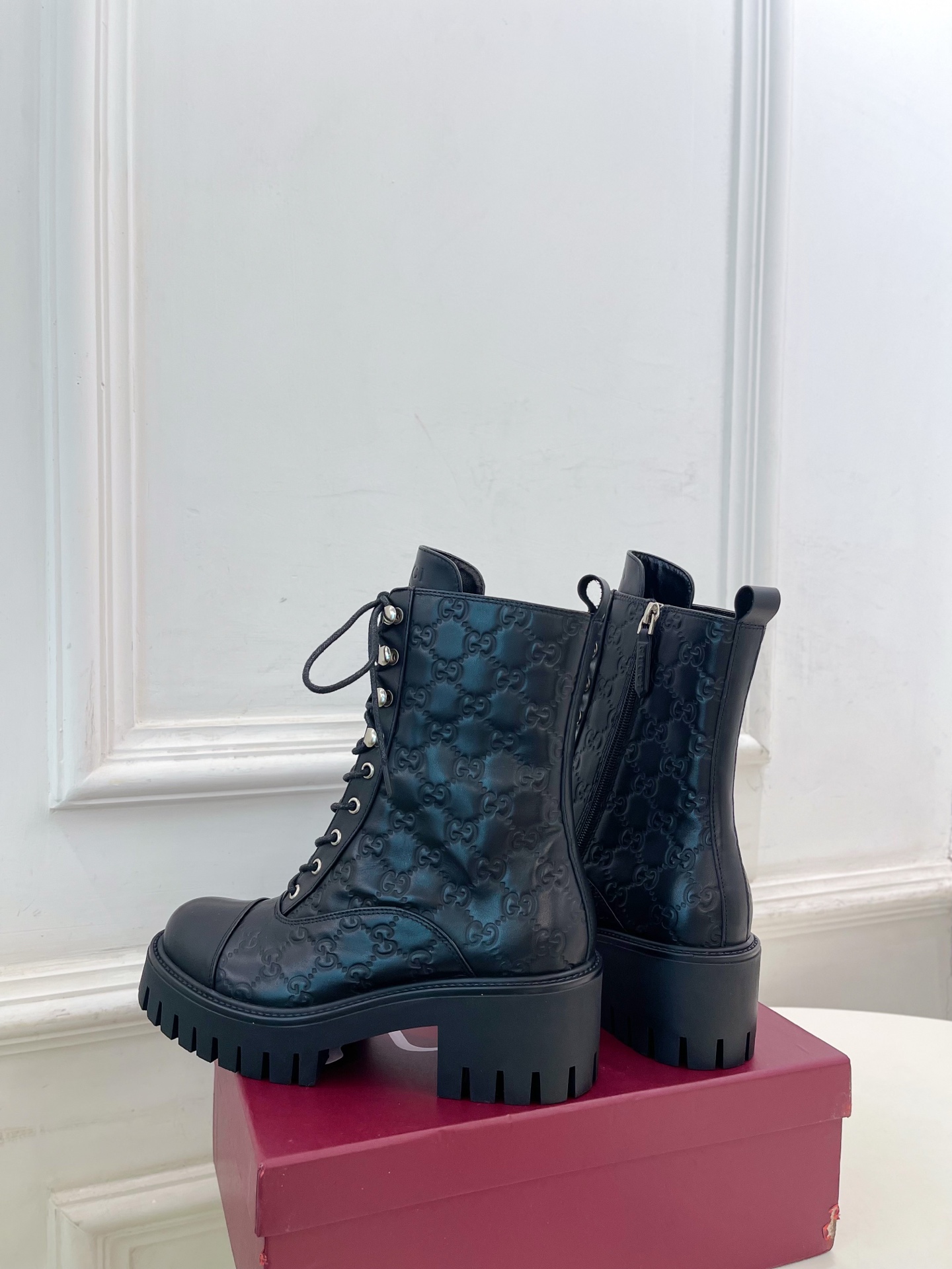 Gucci | 古驰 25𝐬𝐬 ⭐️2025秋冬新品 走秀款 经典GG系带踝靴短靴 主打系列终于面世，狠