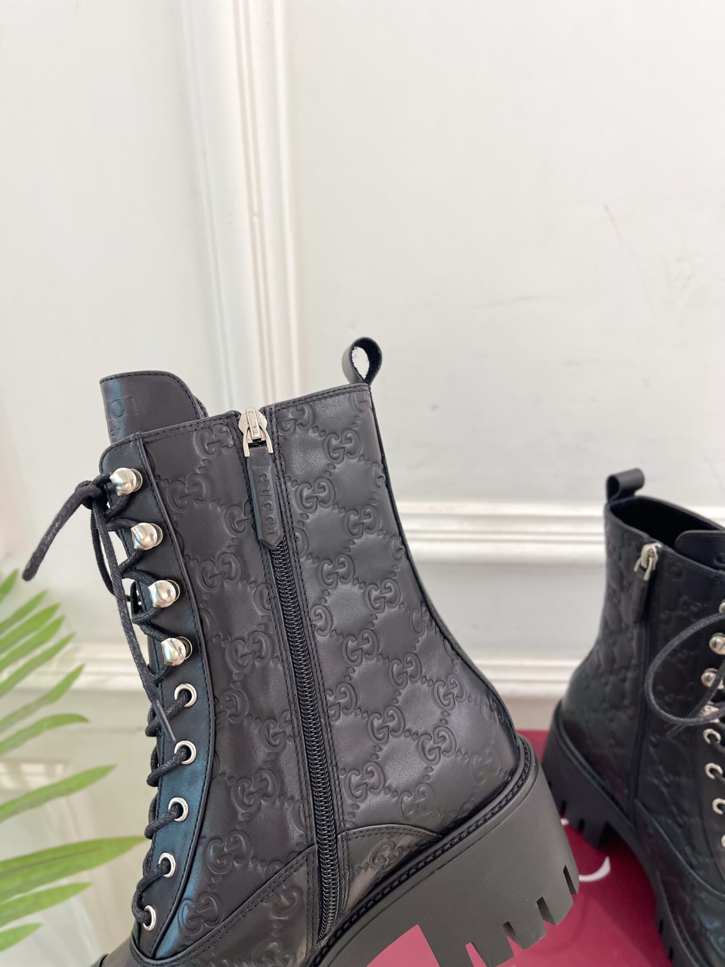 Gucci | 古驰 25𝐬𝐬 ⭐️2025秋冬新品 走秀款 经典GG系带踝靴短靴 主打系列终于面世，狠