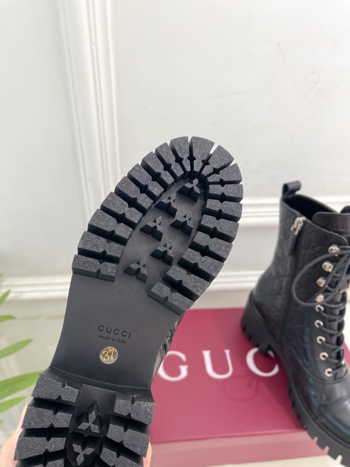 Gucci | 古驰 25𝐬𝐬 ⭐️2025秋冬新品 走秀款 经典GG系带踝靴短靴 主打系列终于面世，狠