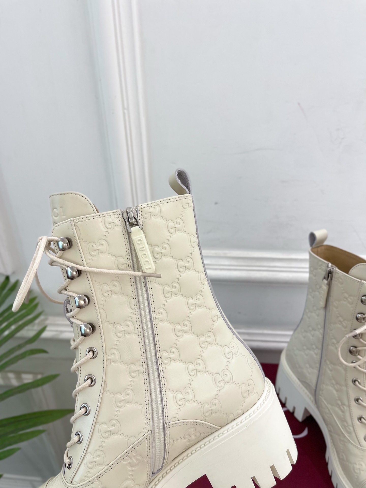 Gucci | 古驰 25𝐬𝐬 ⭐️2025秋冬新品 走秀款 经典GG系带踝靴短靴 主打系列终于面世，狠